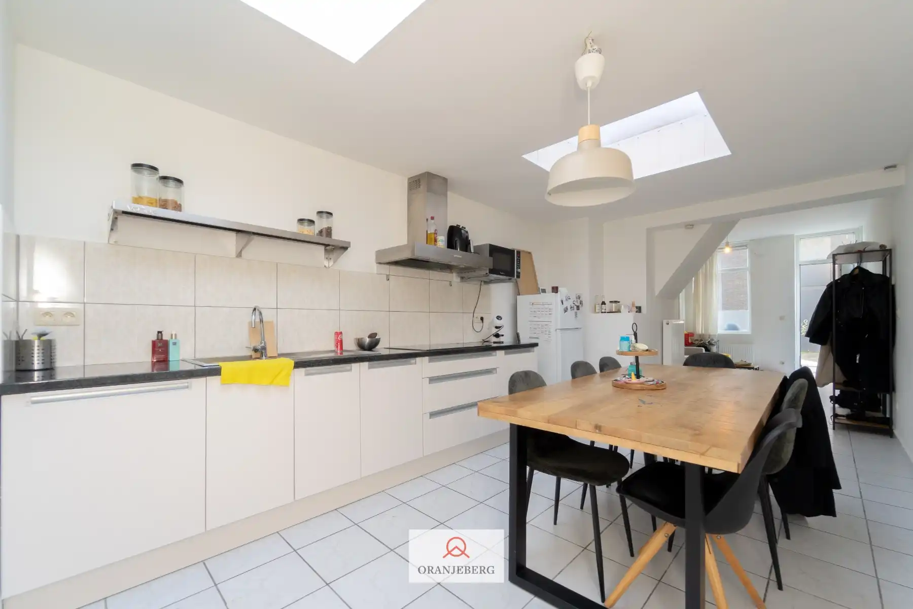 Gezellige woning vlakbij centrum Gent foto {{pictureIndex}}
