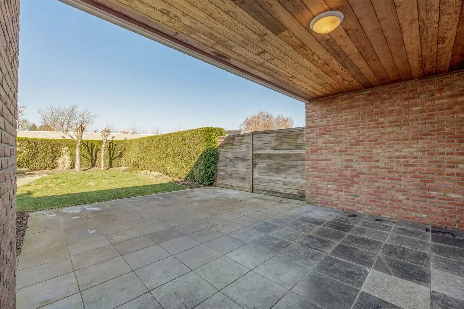 Gelijkvloers appartement met 2 slaapkamers en garage! foto 22