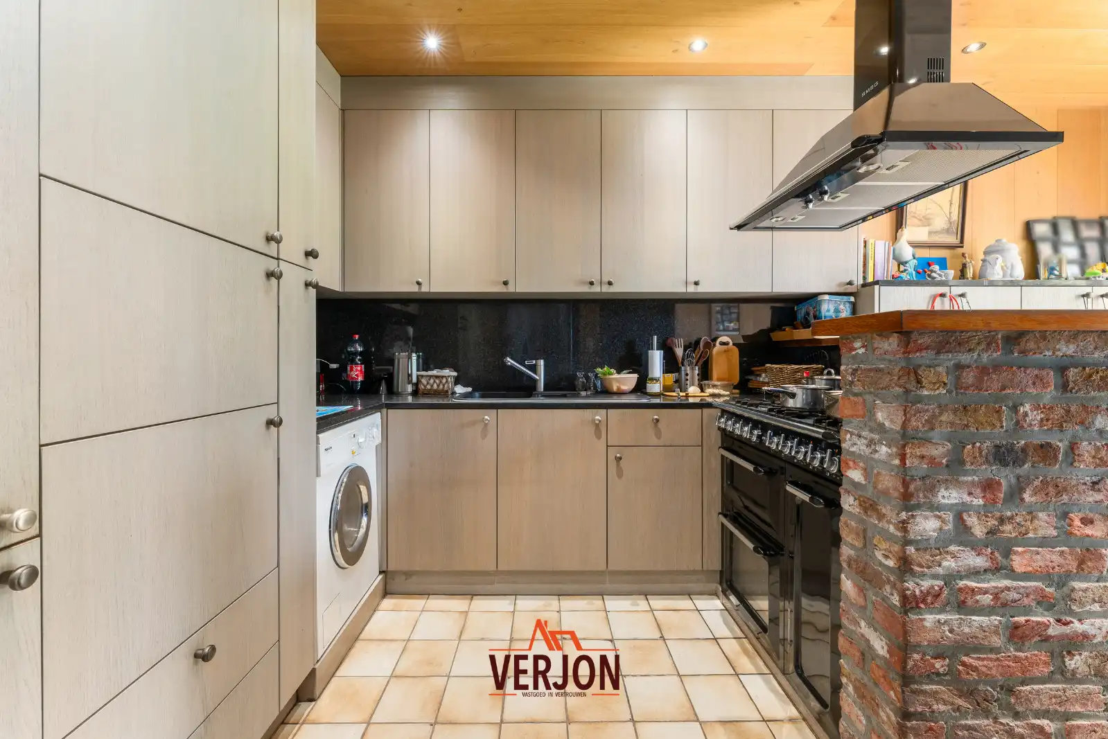 Te renoveren woning met enorm perceel van 2.251 m² in Emelgem! foto 8
