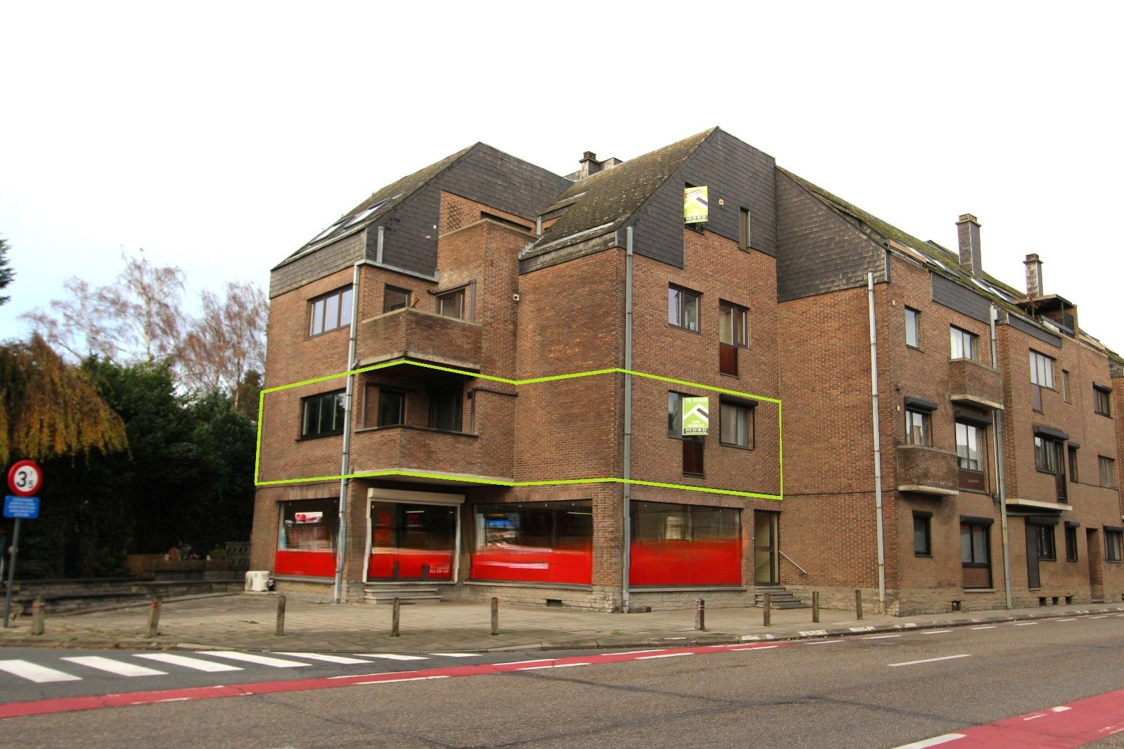VERNIEUWD APPARTEMENT MET GARAGE AAN HET STADSCENTRUM foto 2