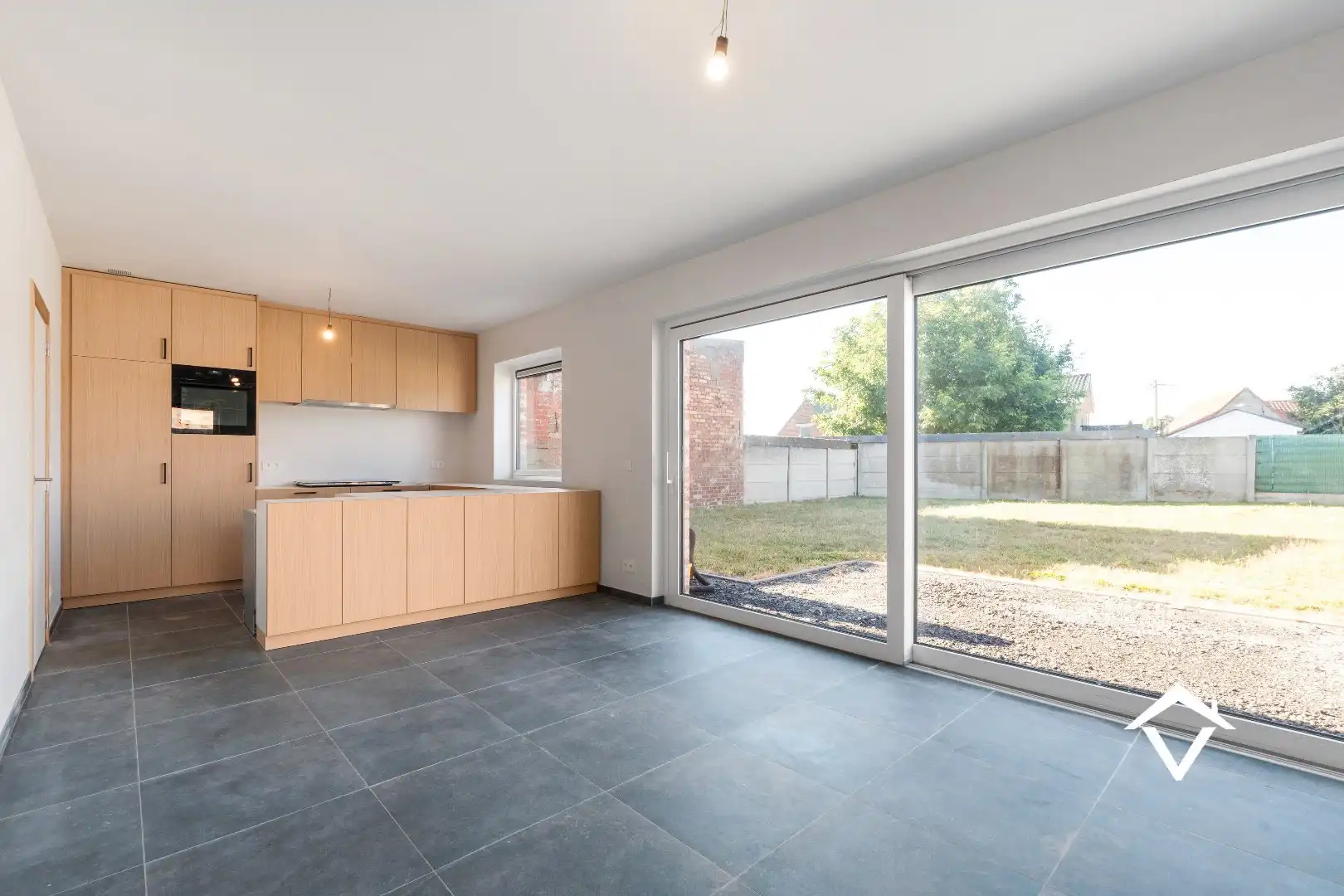 Ruime, energiezuinige gezinswoning met 6 slaapkamers, carport en zuidgerichte tuin foto 7