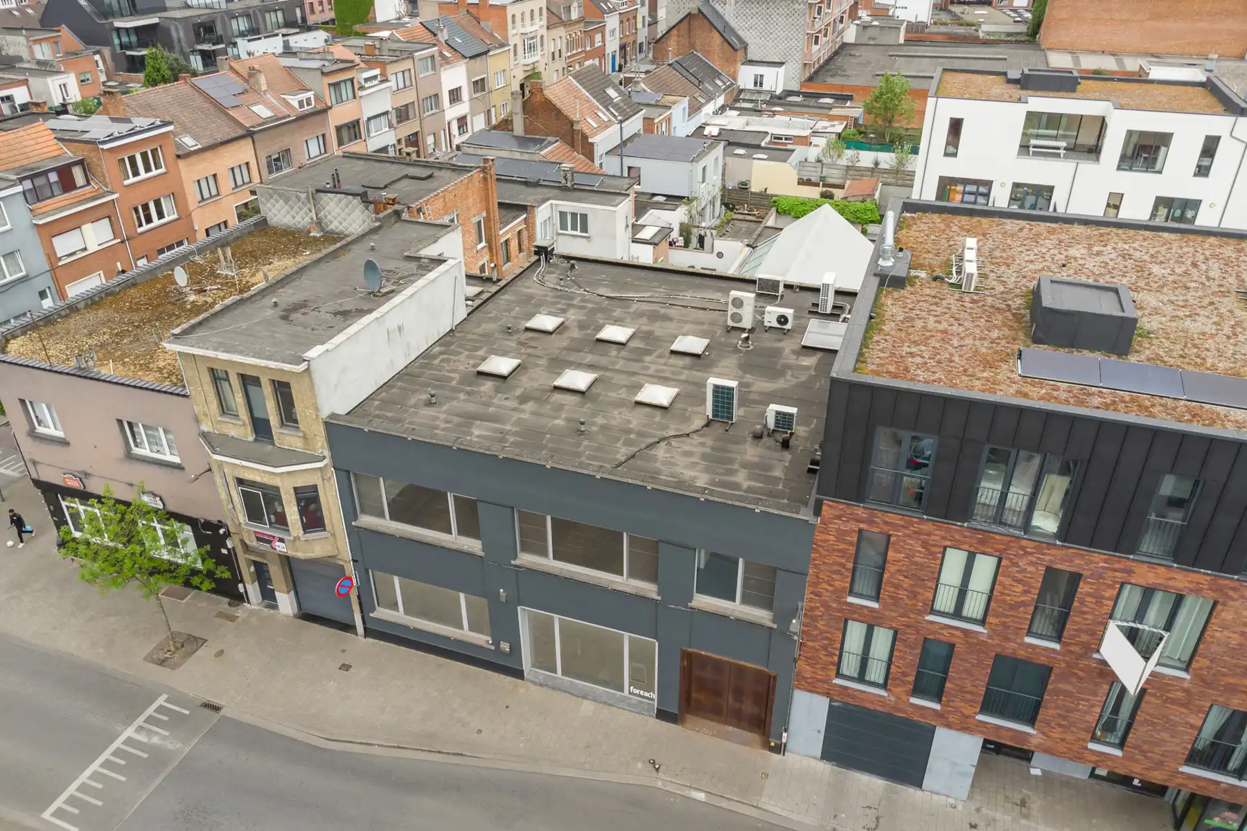 Instapklaar kantoorgebouw te koop in Merksem foto 56