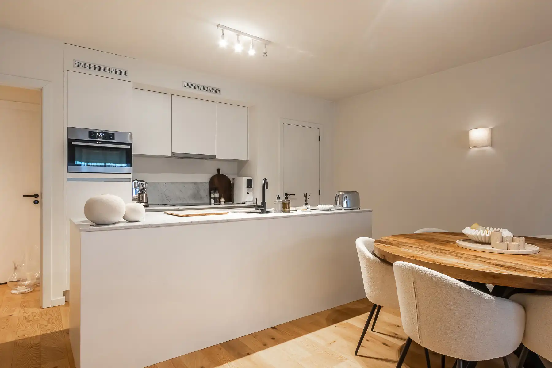 Recent gelijkvloersappartement met 3 slaapkmrs & staanplaats foto 12