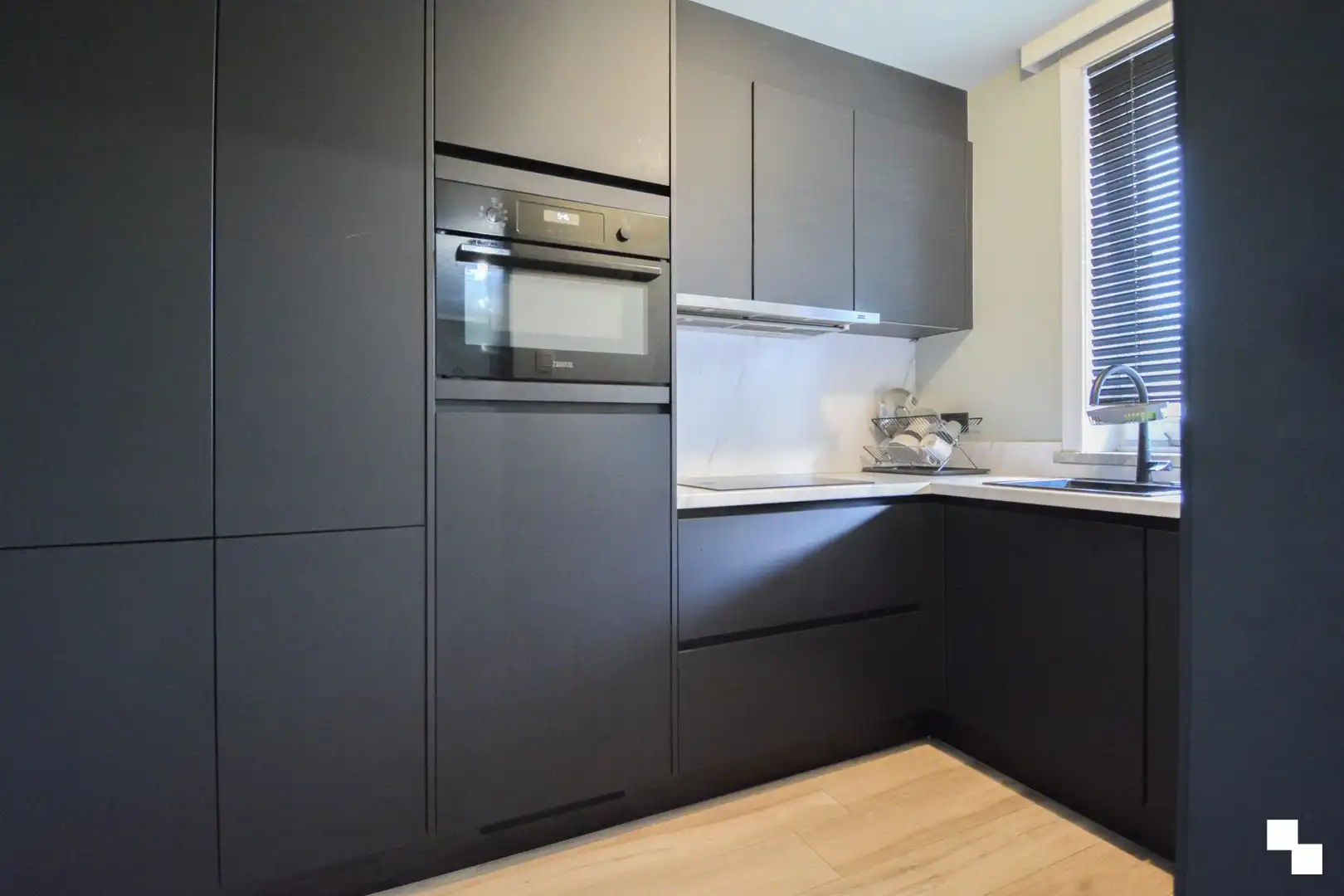 Gelijkvloerse studio te Roeselare foto 9