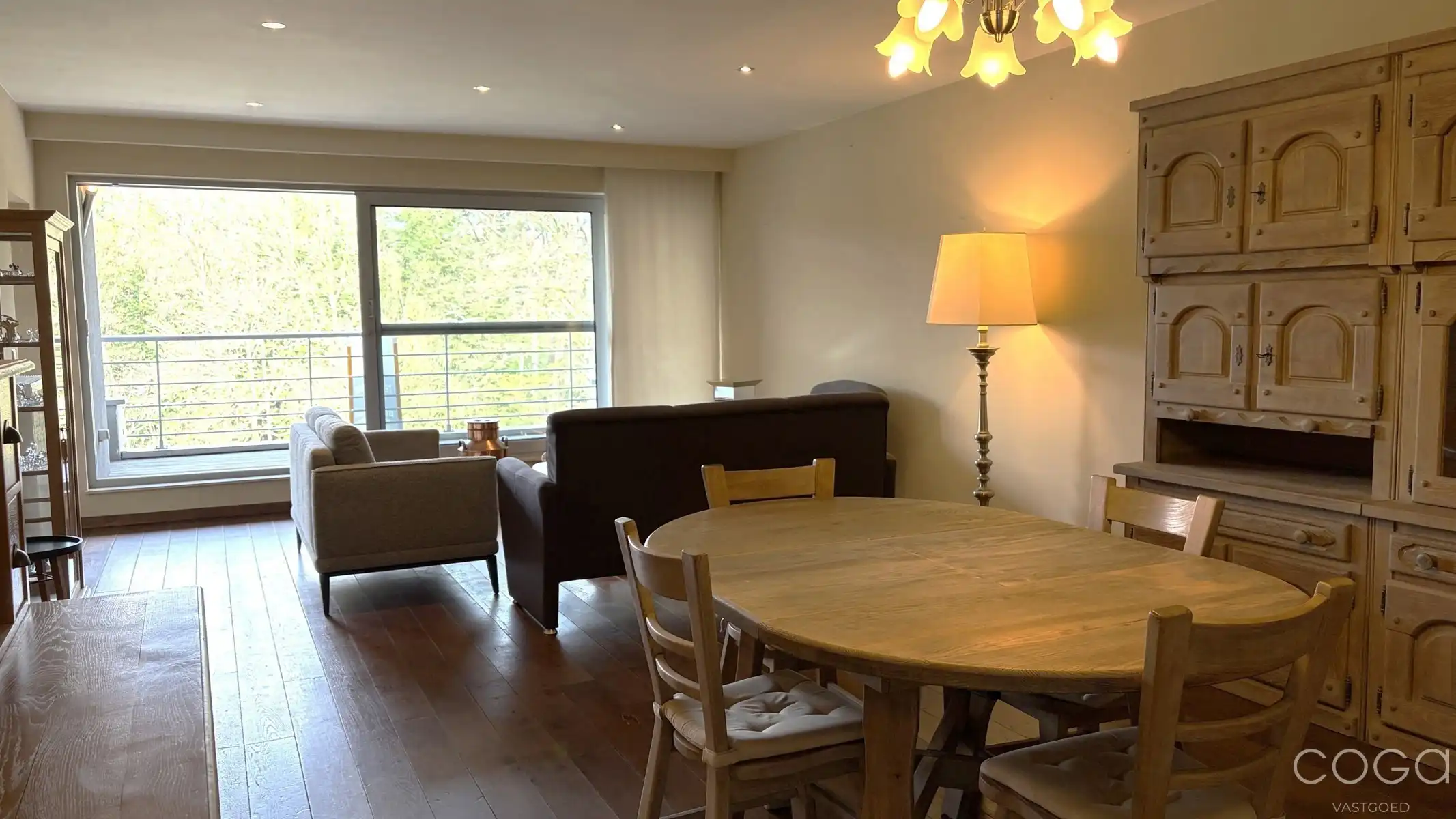 Centraal gelegen appartement met lift foto 5