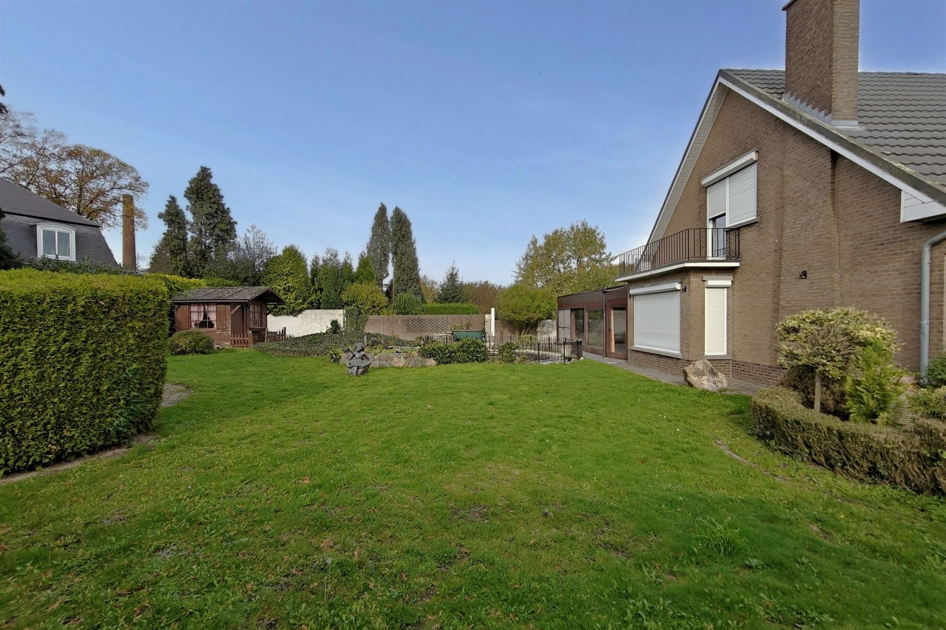 Statige woning op 9a15ca met 4 slpk. in verzorgde woonwijk te Kesselt foto 9