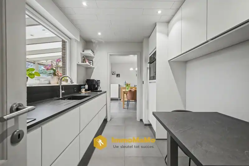 HALFOPEN BEBOUWING MET 3 SLAAPKAMERS EN RUSTGEVENDE TUIN TE KOOP IN WACHTEBEKE foto 9