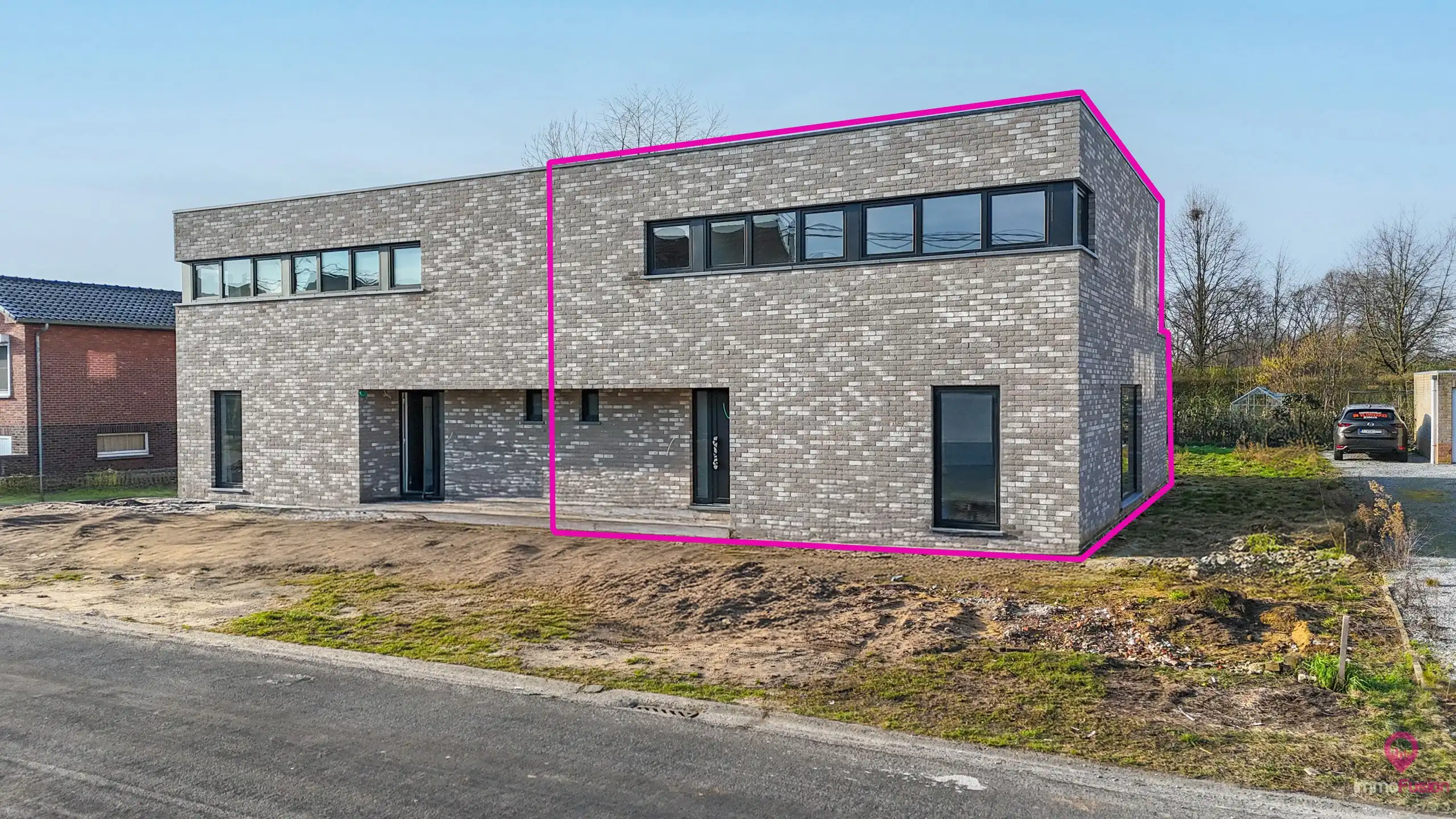 Lichtrijke nieuwbouw met 5slpks, bijgebouw + 2% registratie! foto {{pictureIndex}}