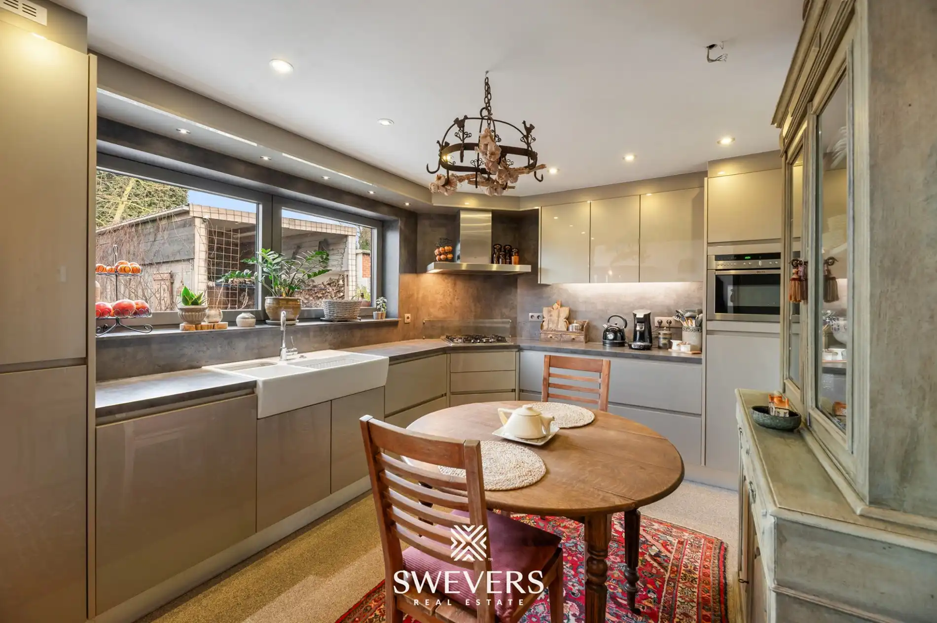 Instapklare gezinswoning met verrassend veel ruimte en een uitstekende ligging te Beringen foto 8