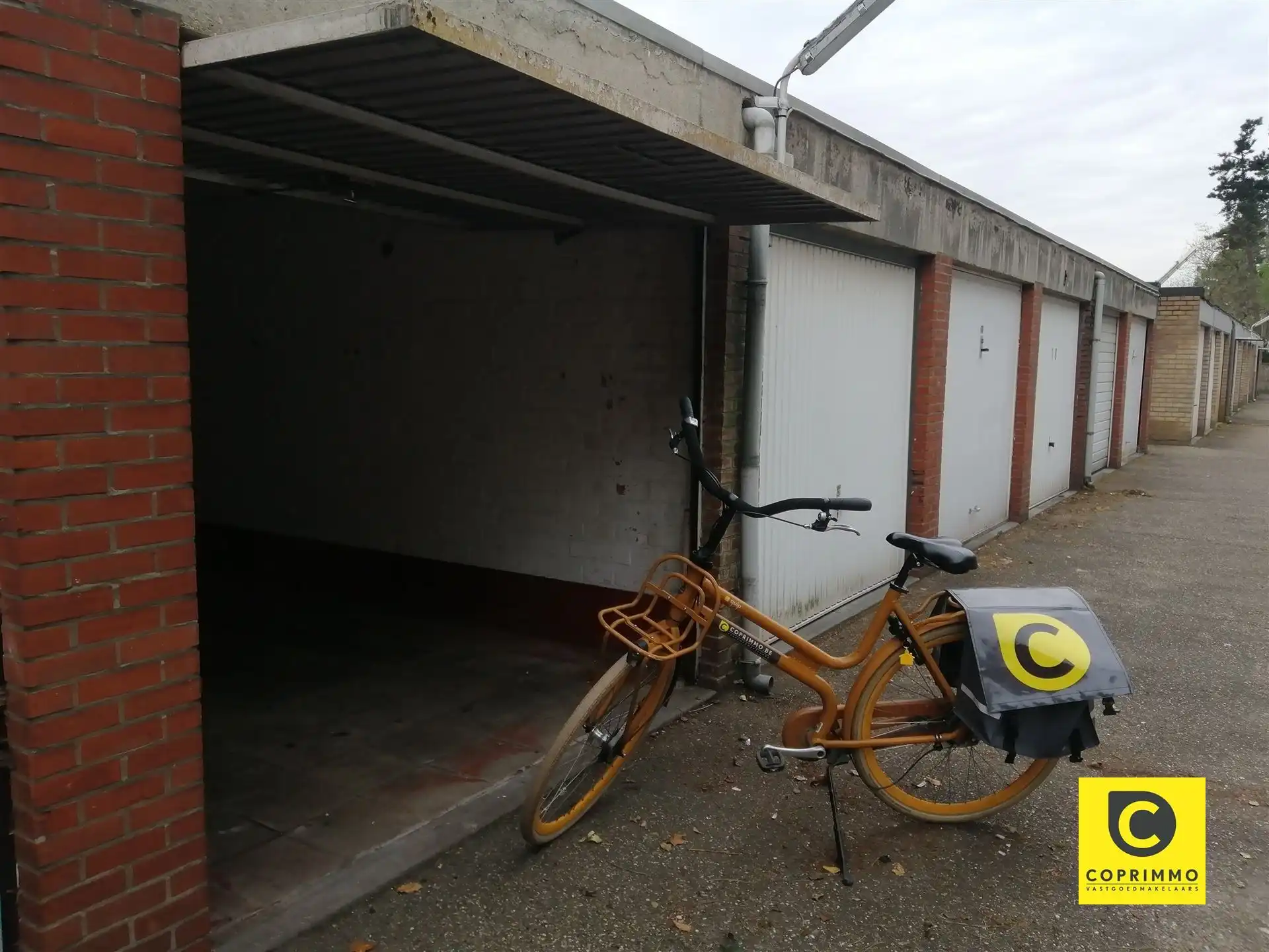 Garage te huur Fruithoflaan 37-39 - 2600 BERCHEM