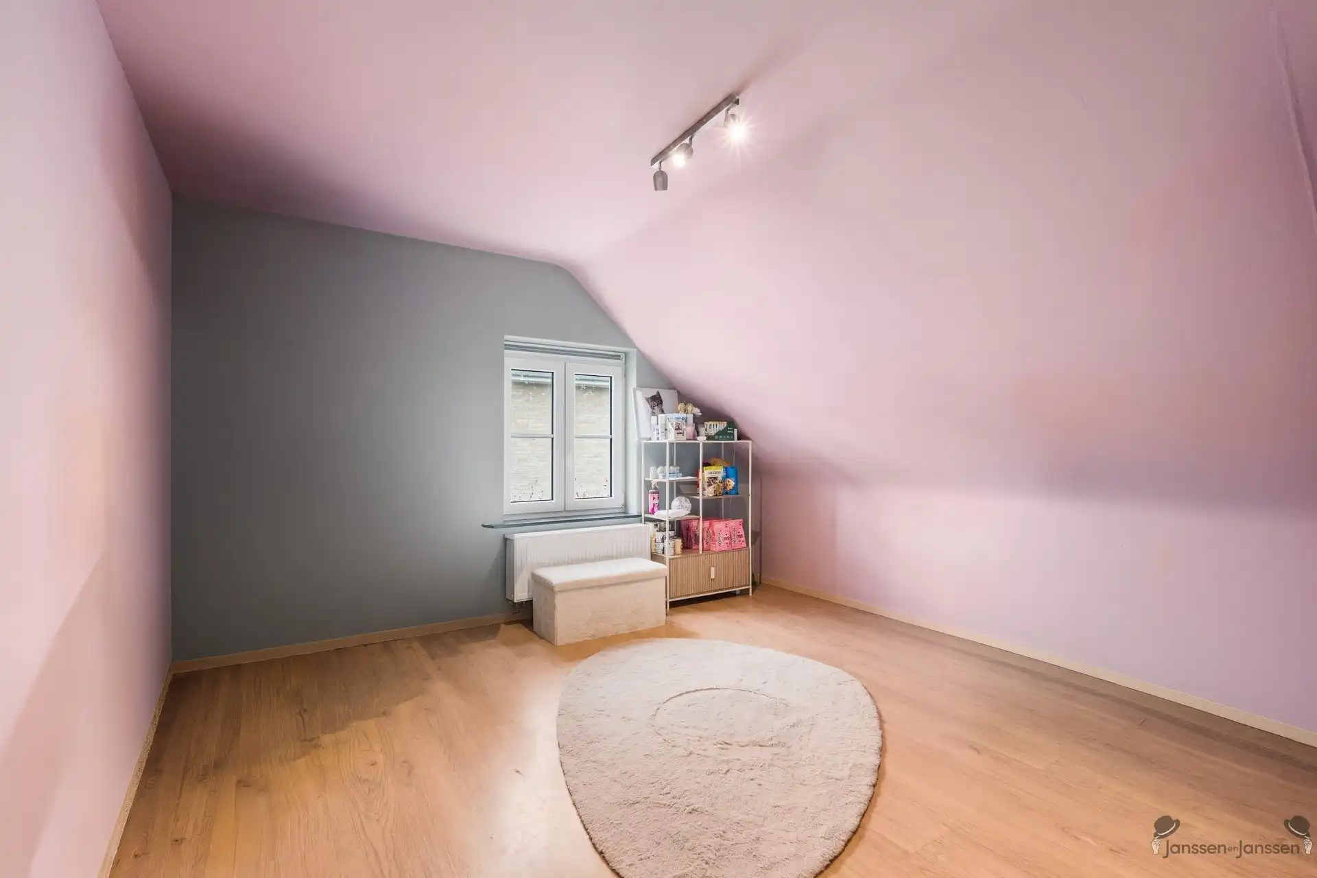 Moderne gezinswoning op een perceel van 6.940 m² met paardenaccommodatie foto 10
