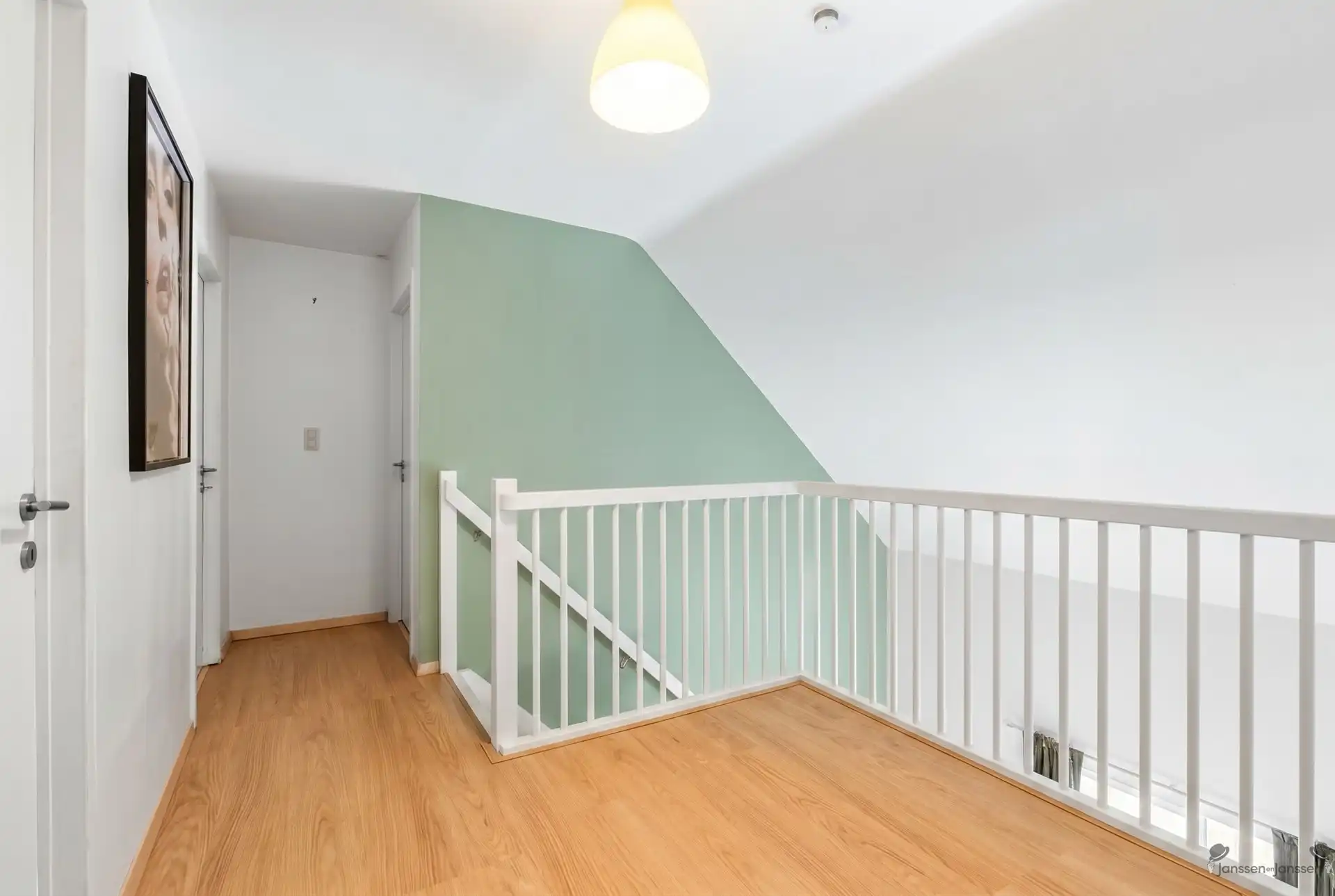 Moderne gezinswoning op een perceel van 6.940 m² met paardenaccommodatie foto 10