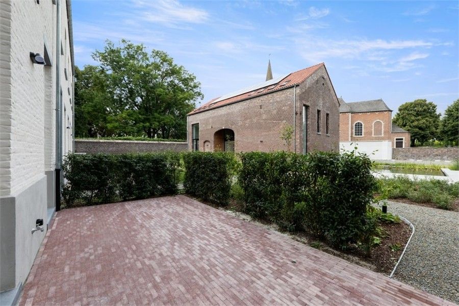 EXCLUSIEF WONEN IN EEN GERESTAUREERDE VIERKANTSHOEVE foto 10