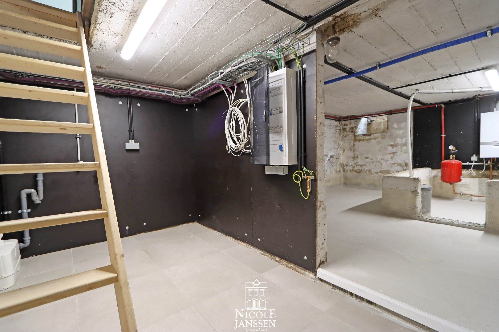 Gerenoveerd halfopen woning met 3 slaapkamers te Aldeneik te koop foto 21