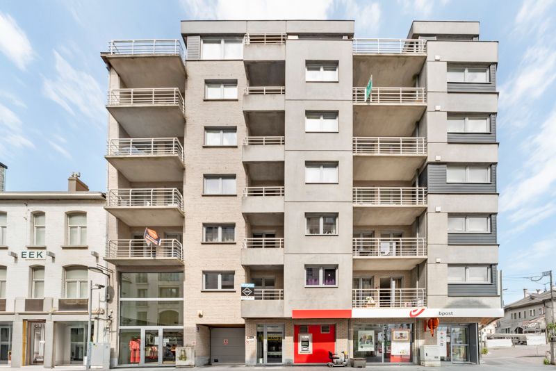 Instapklaar drie slaapkamerappartement met een uitstekende locatie foto 17