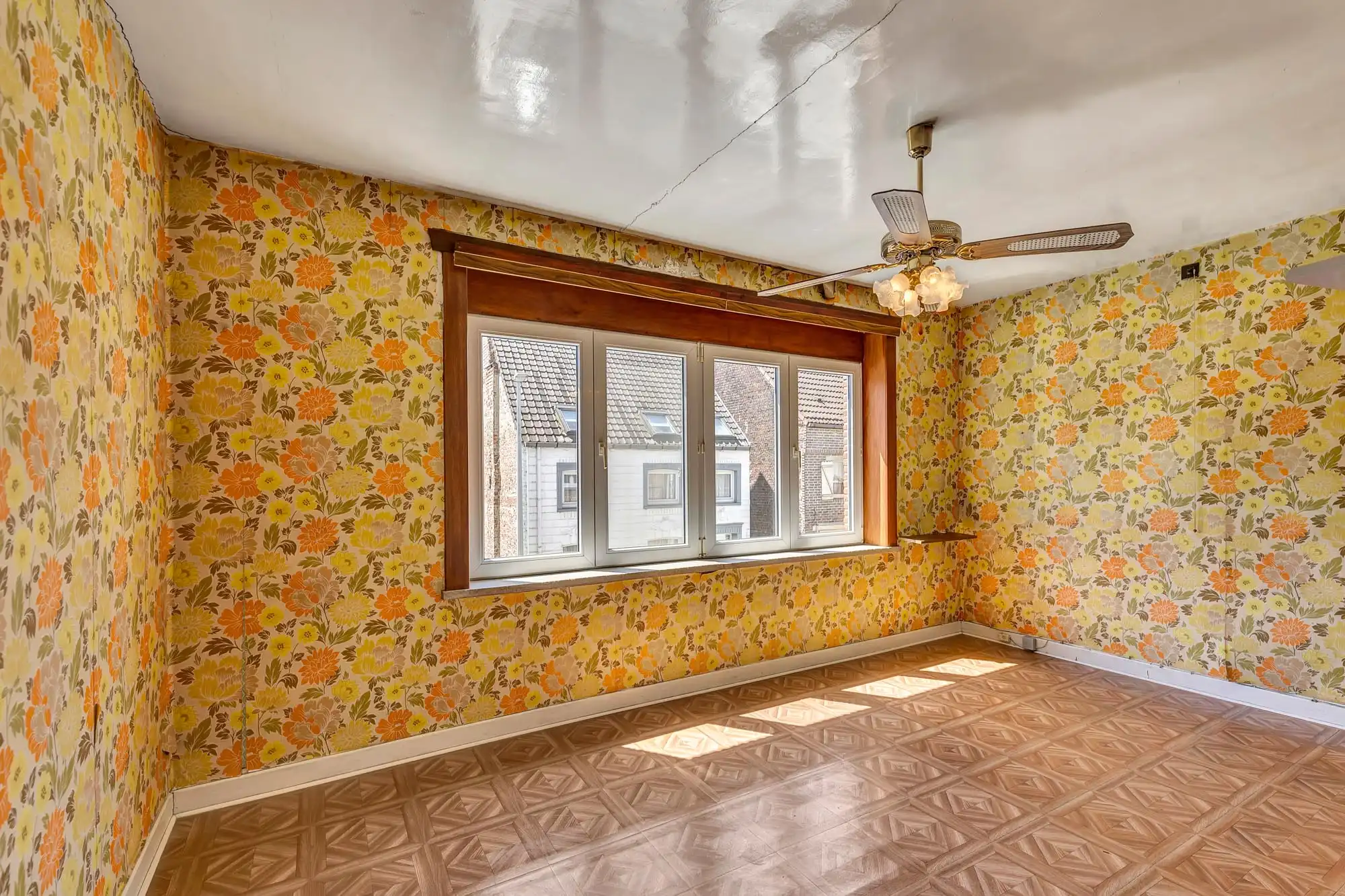 Te renoveren woning met garage foto 24