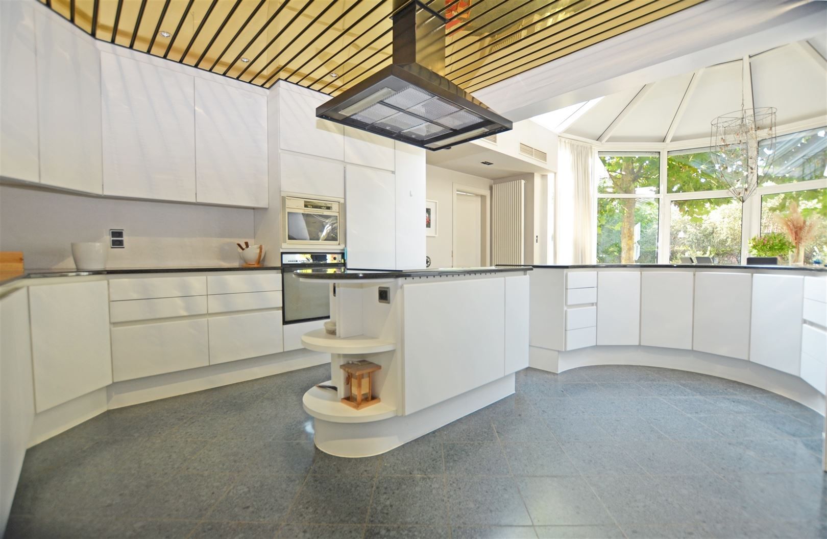 Prachtige te renoveren villa centrum Stevoort foto 9