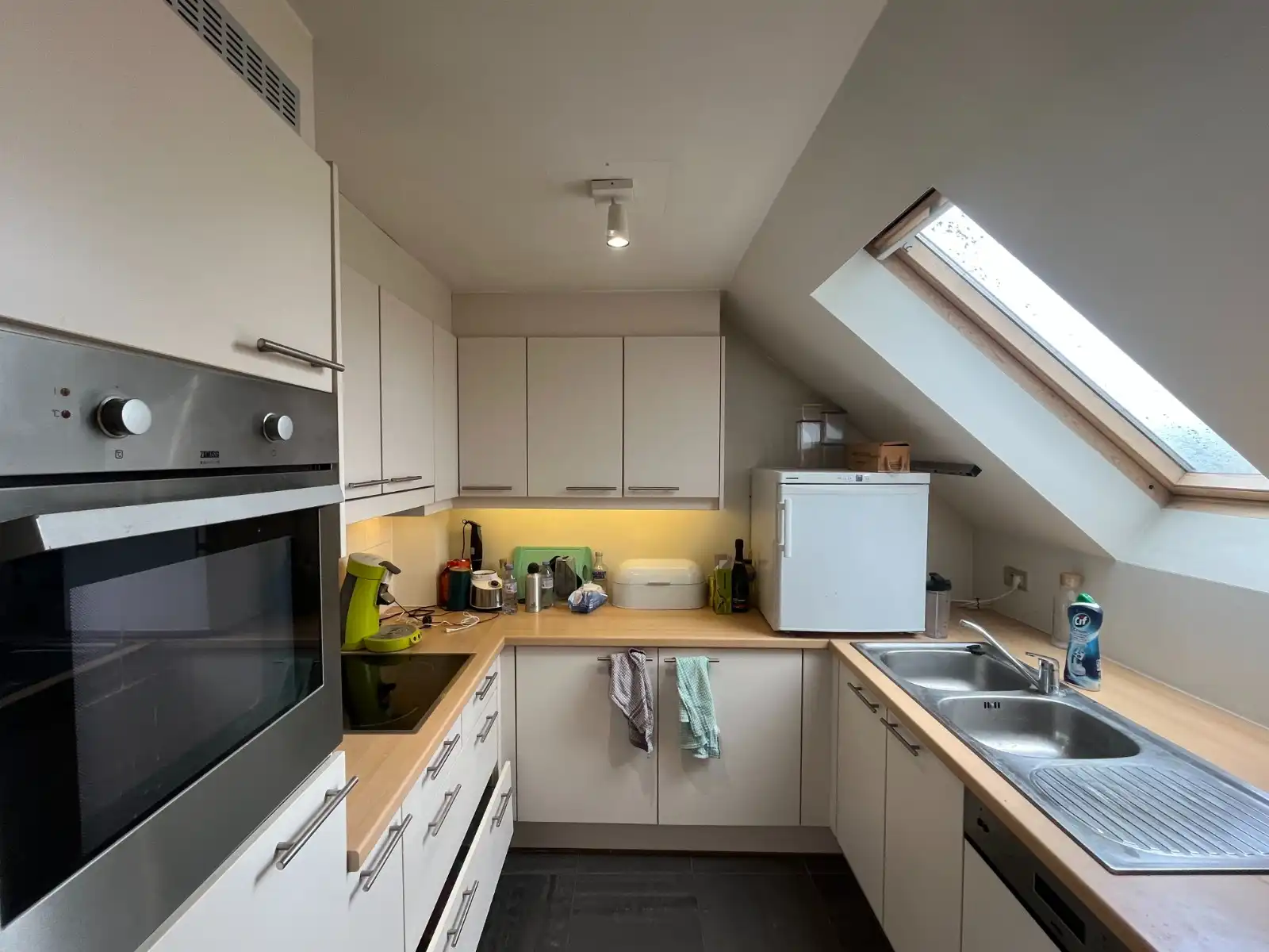Lichtrijk appartement met 1 slaapkamer, terras en grote zolder –  EPC B foto 8