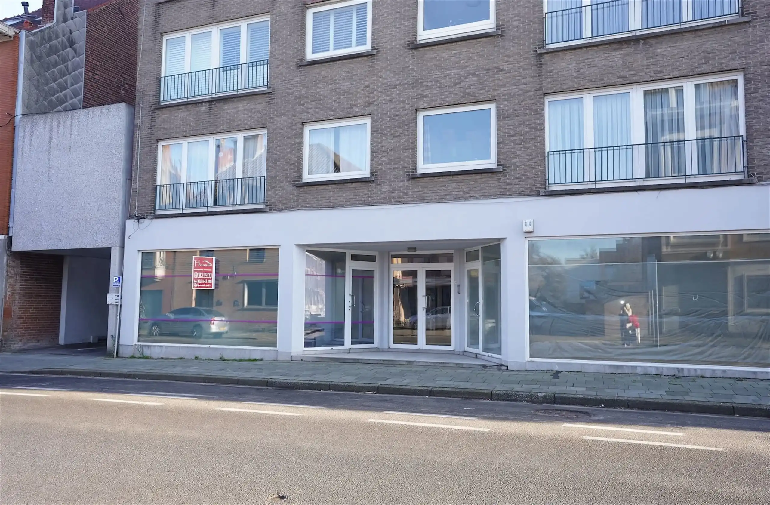 Sfeervolle praktijkruimte met karakter en parking! foto 9