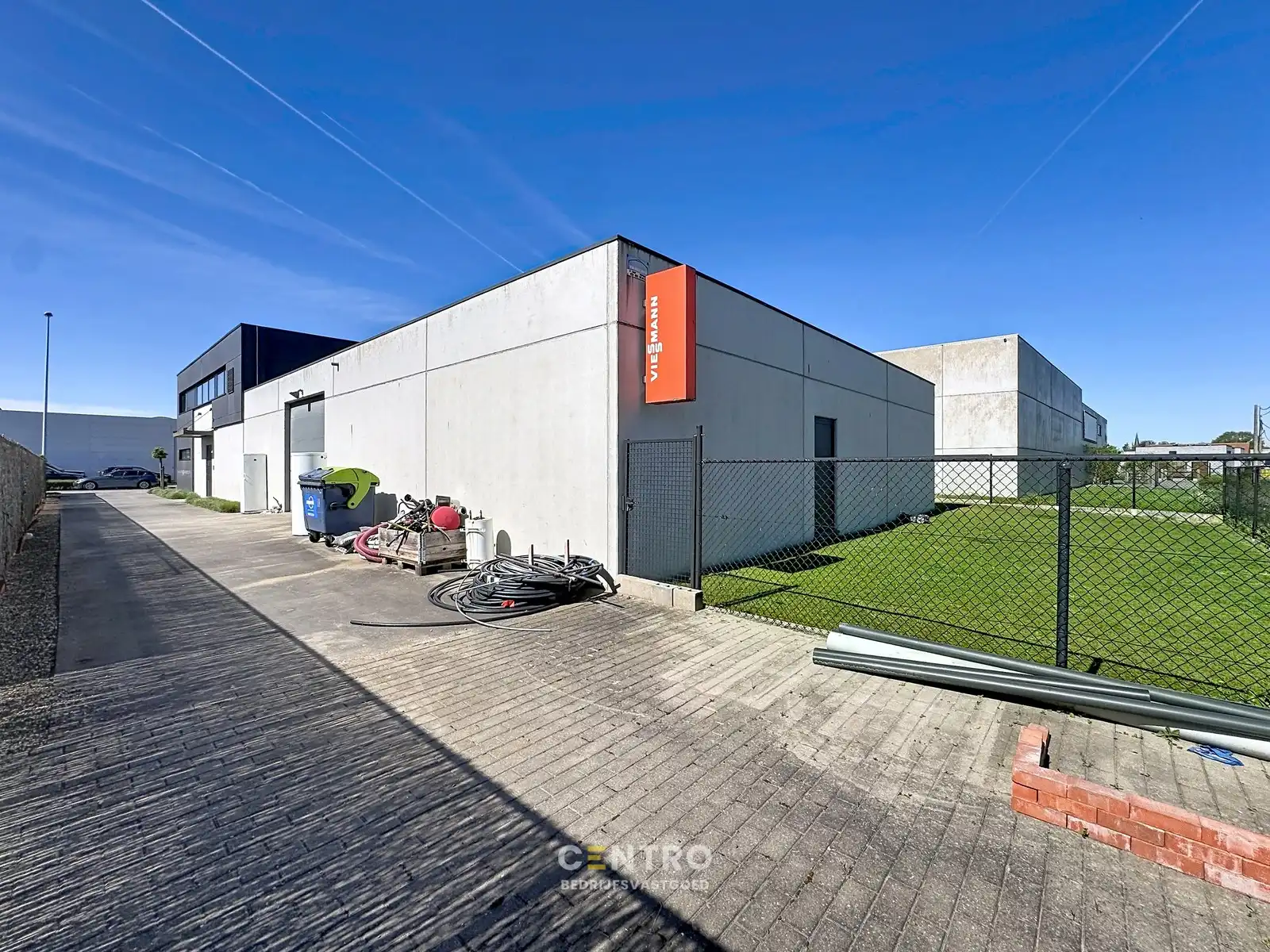 Bedrijfsgebouw met woonst te Wingene! foto 9