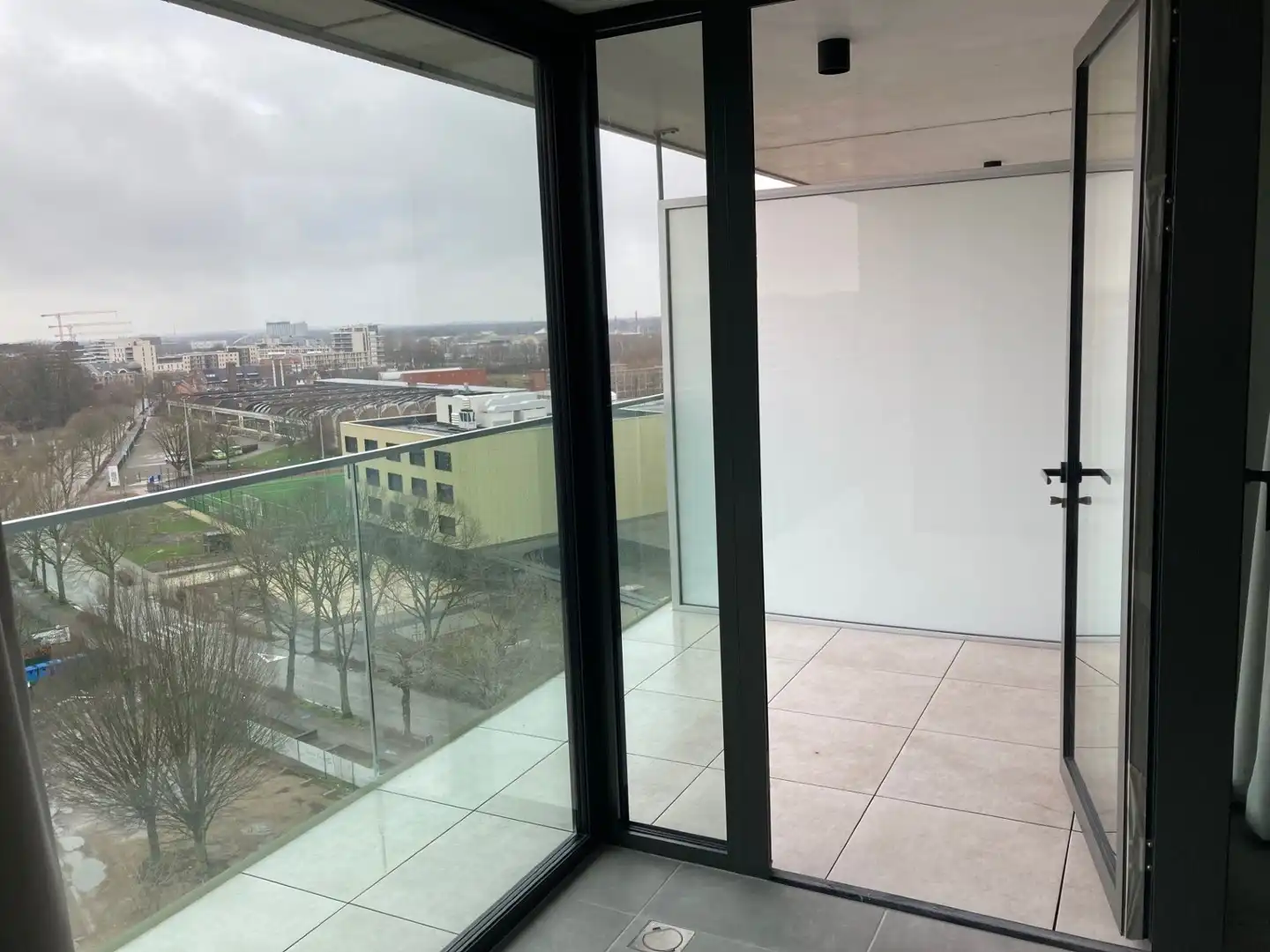 Instapklare studio met prachtig uitzicht in hartje Hasselt foto 13