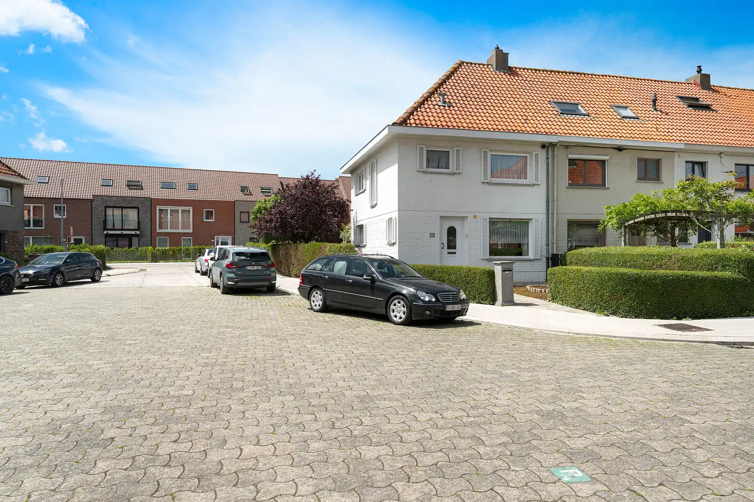 Hoekwoning met garage en zonnige tuin in het centrum van Heist foto 11