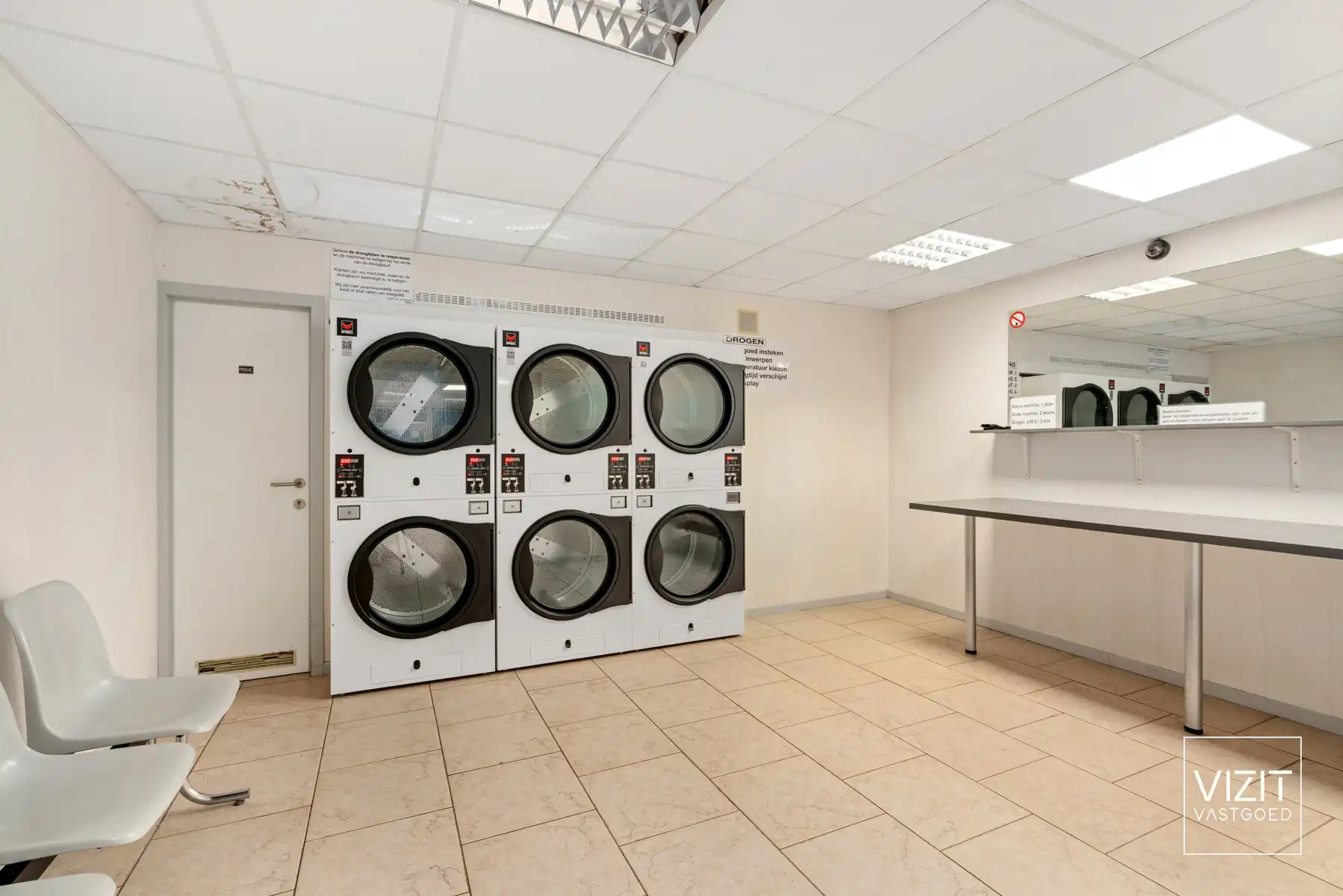 Handelsgelijkvloers met casco duplex woonruimte – centrum Erembodegem foto 3