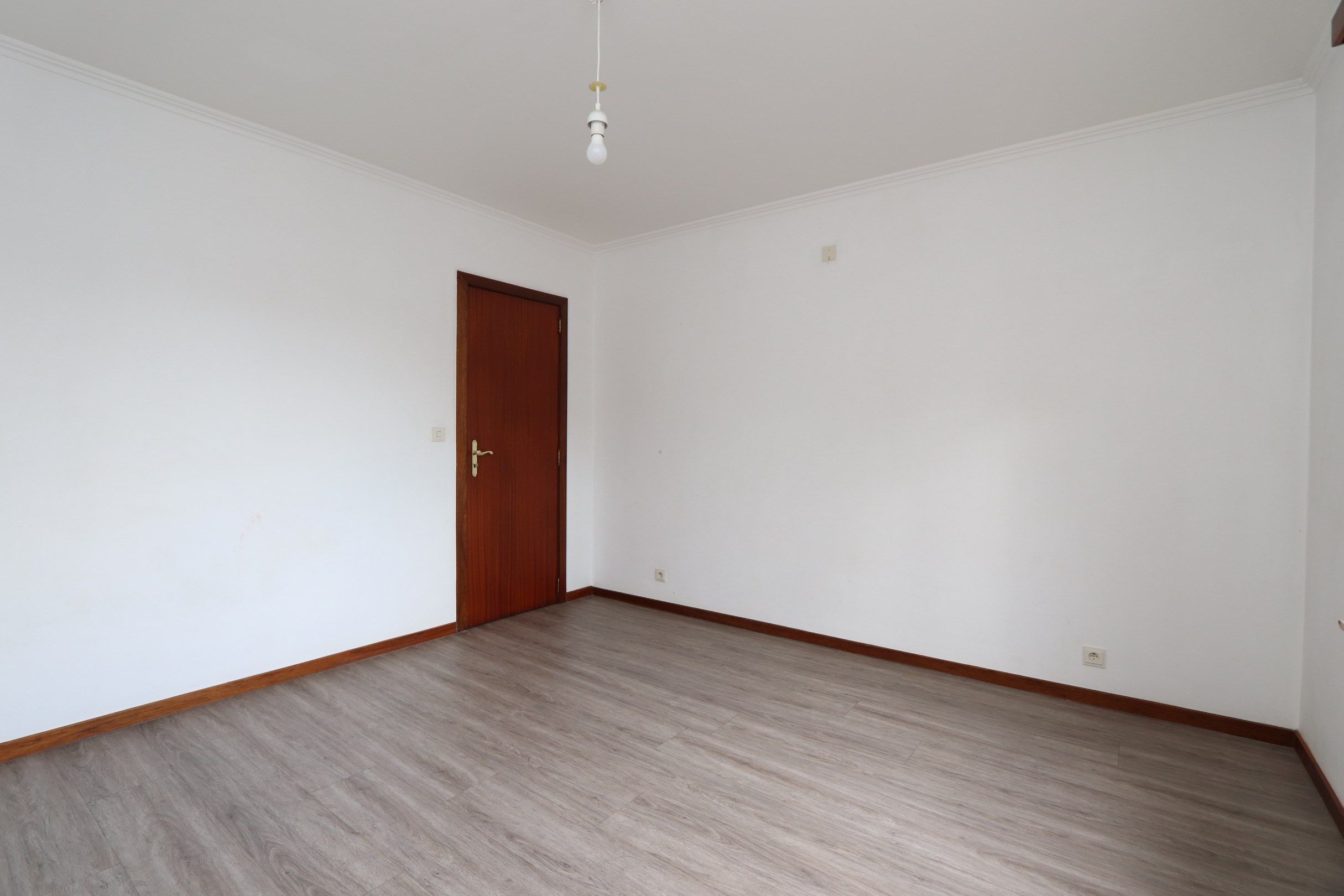 CENTRAAL GELEGEN, RUIM APPARTEMENT MET GARAGE foto 12