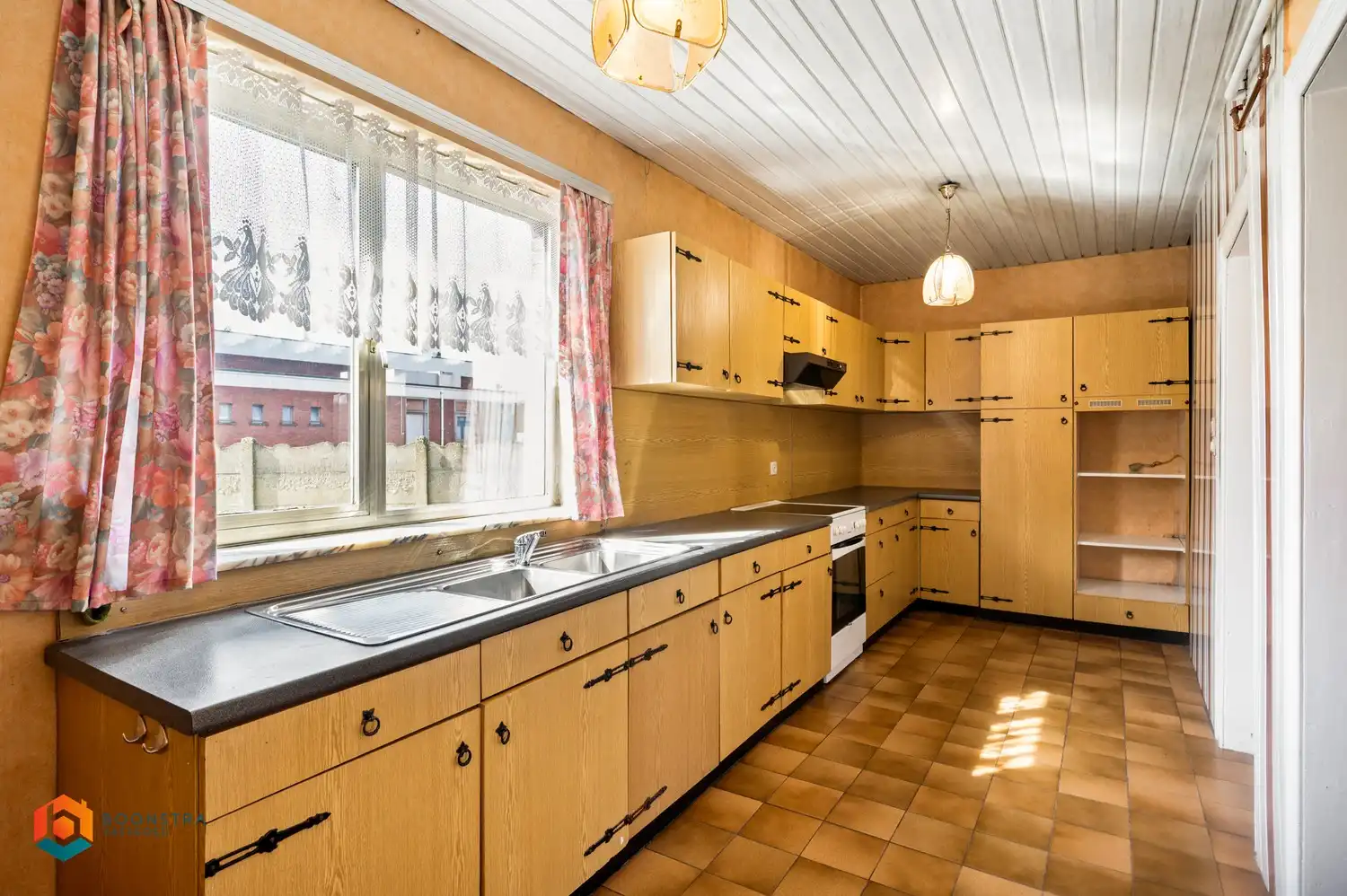 Te renoveren woning met 3 slpkrs in centrum Grootlo foto 6