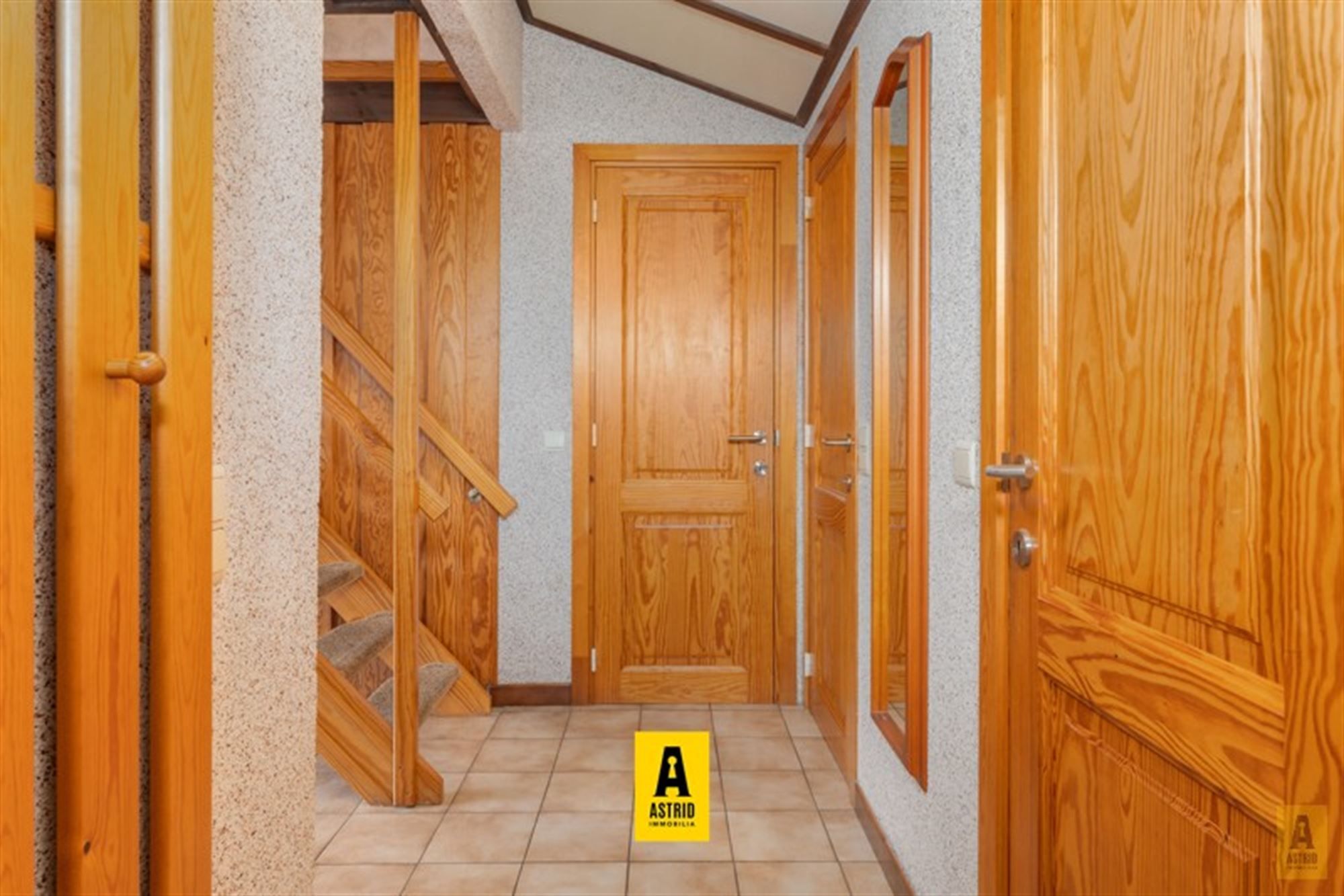 Instapklaar vakantiehuisje (3 slpks) met parkeerplaats vlakbij zee! foto 12