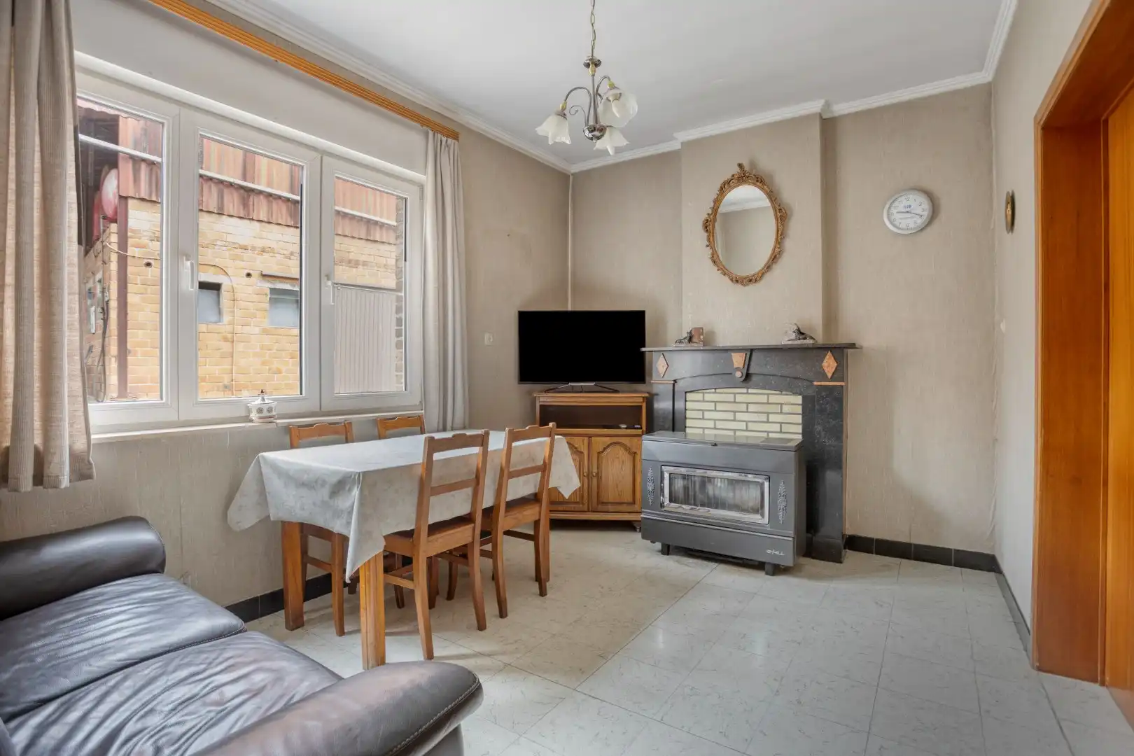 Hoevewoning met binnenkoer en grote opslagruimte te Heers-Vechmaal foto 8