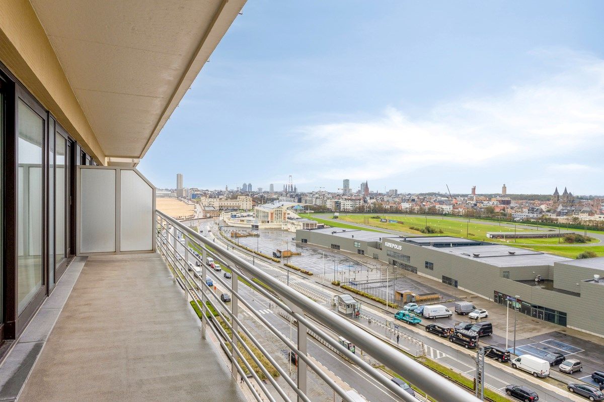RIANT APPARTEMENT MET ZICHT OP ZEE EN TERRASSEN  foto 11