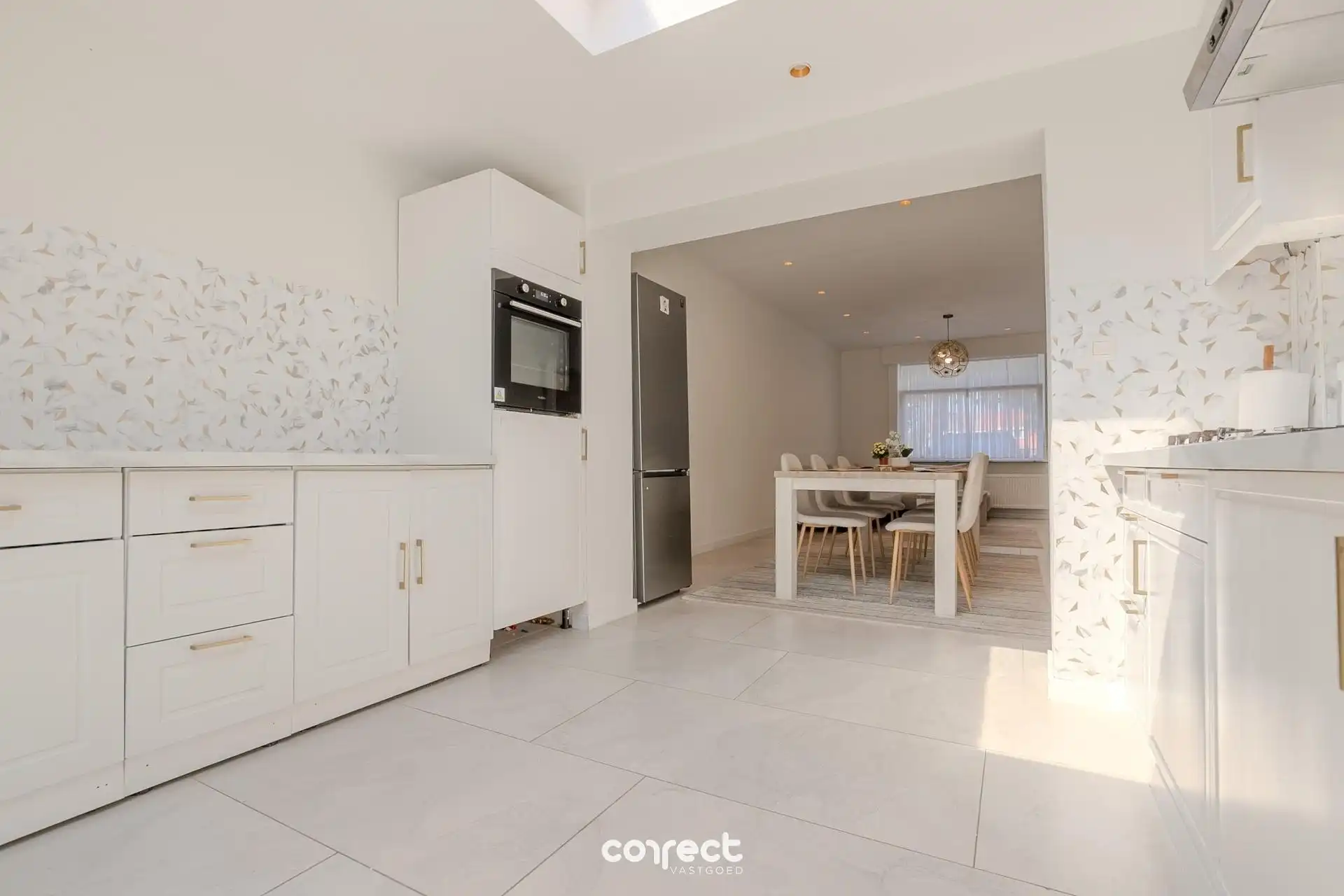 Volledig gerenoveerde en energiezuinige woning in Brugge. foto 4