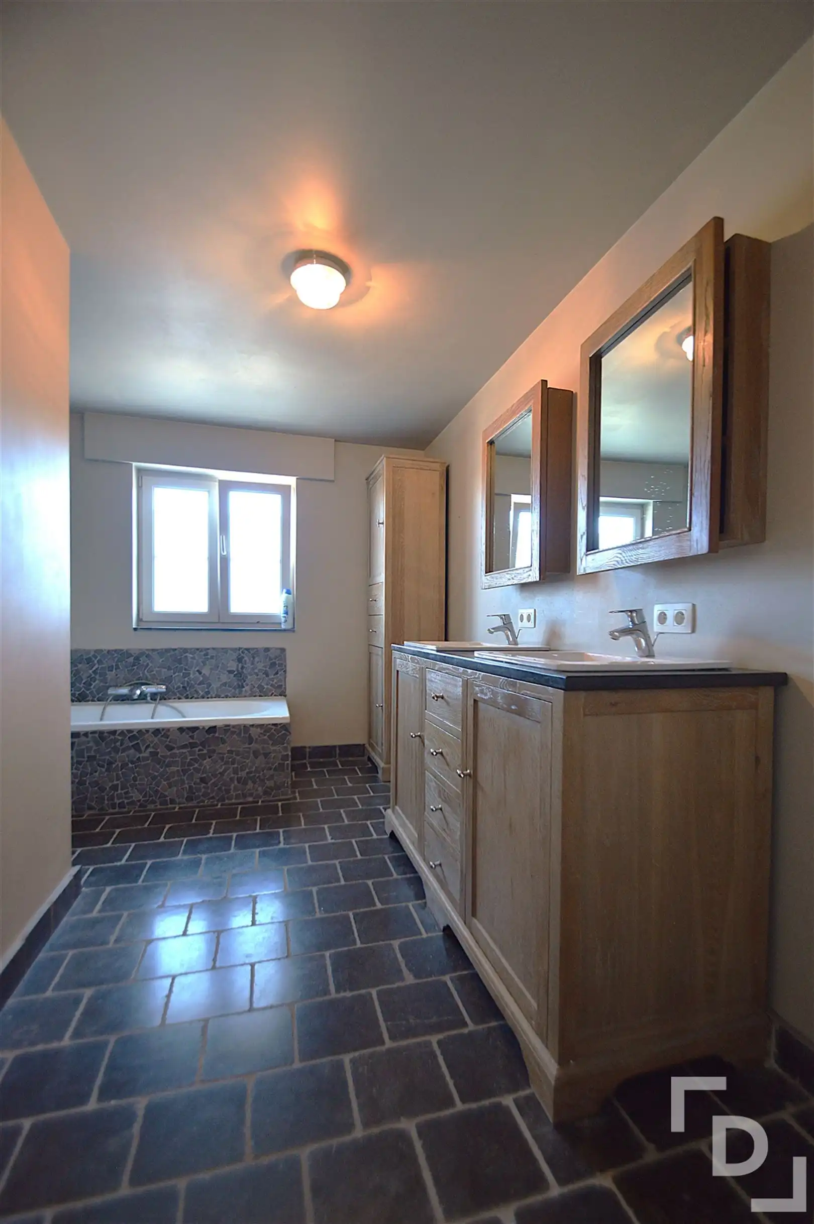 Half open bebouwing in landelijke stijl te huur in Moorslede. foto 12