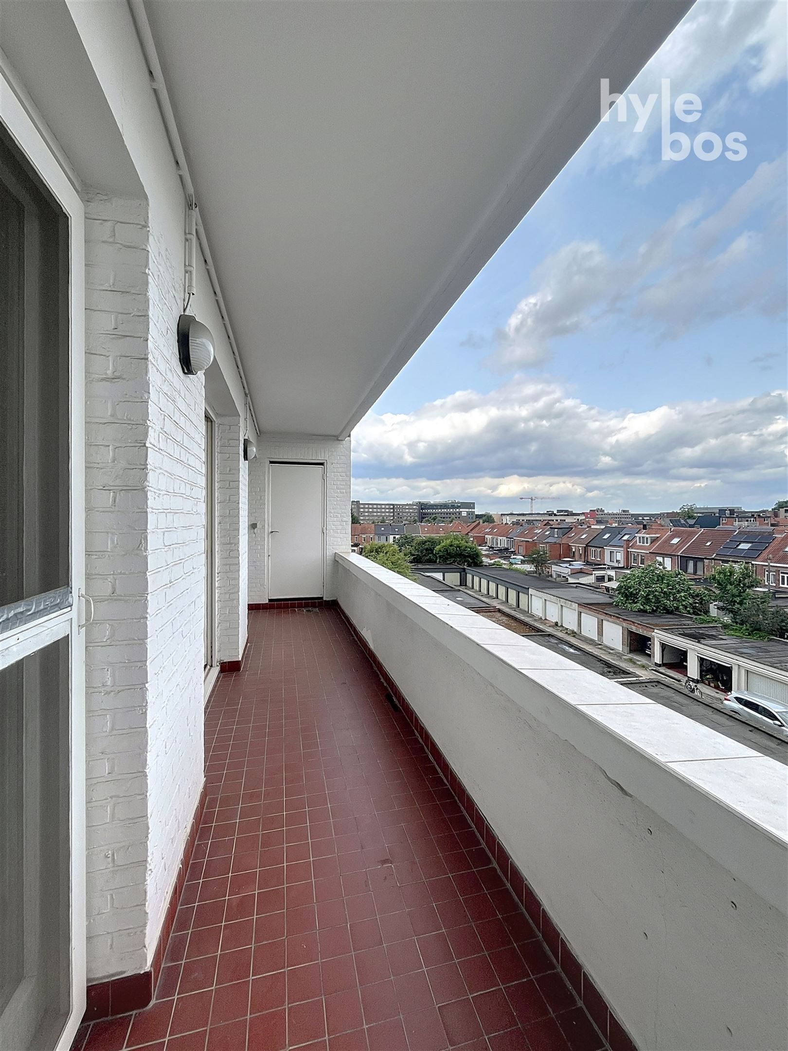 Centraal gelegen, lichtrijk 3 slaapkamer appartement  foto 12