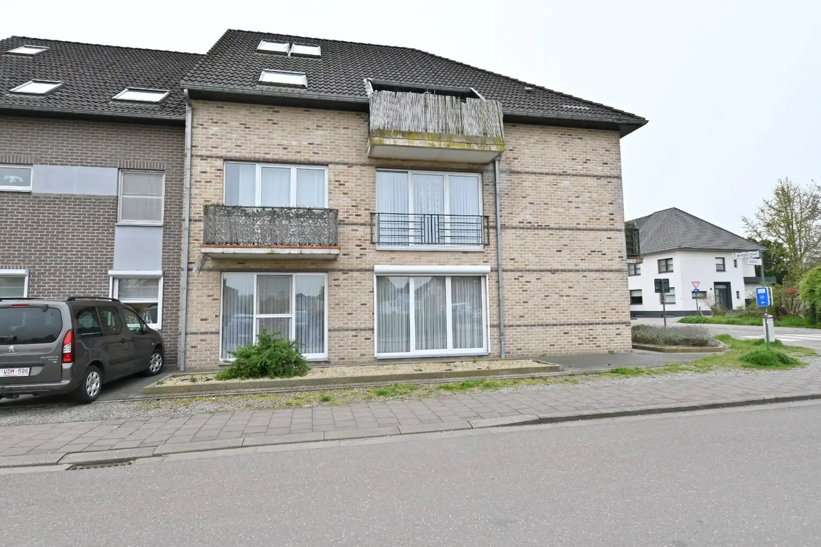 Gelijkvloers appartement met 2 slaapkamers en garage foto 22