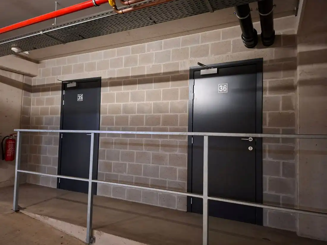 Modern en stijlvol gelijkvloers appartement net buiten Genk centrum foto 22