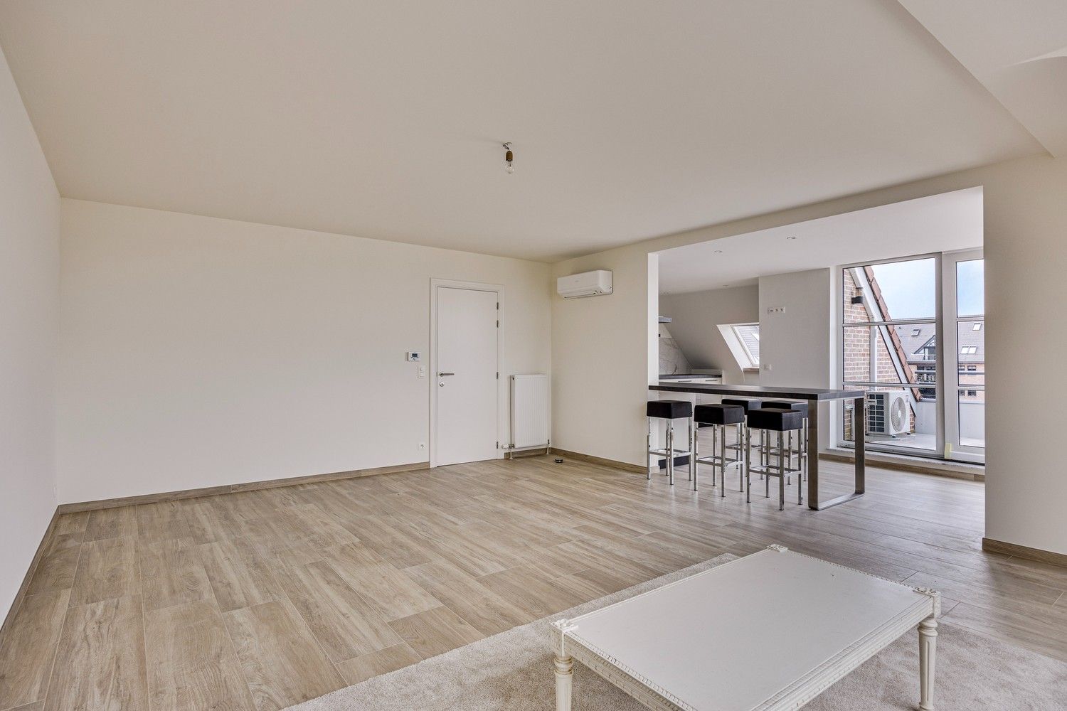Uniek instapklaar appartement met 2 slaapkamers op TOPlocatie in het Hart van Lanaken foto 6