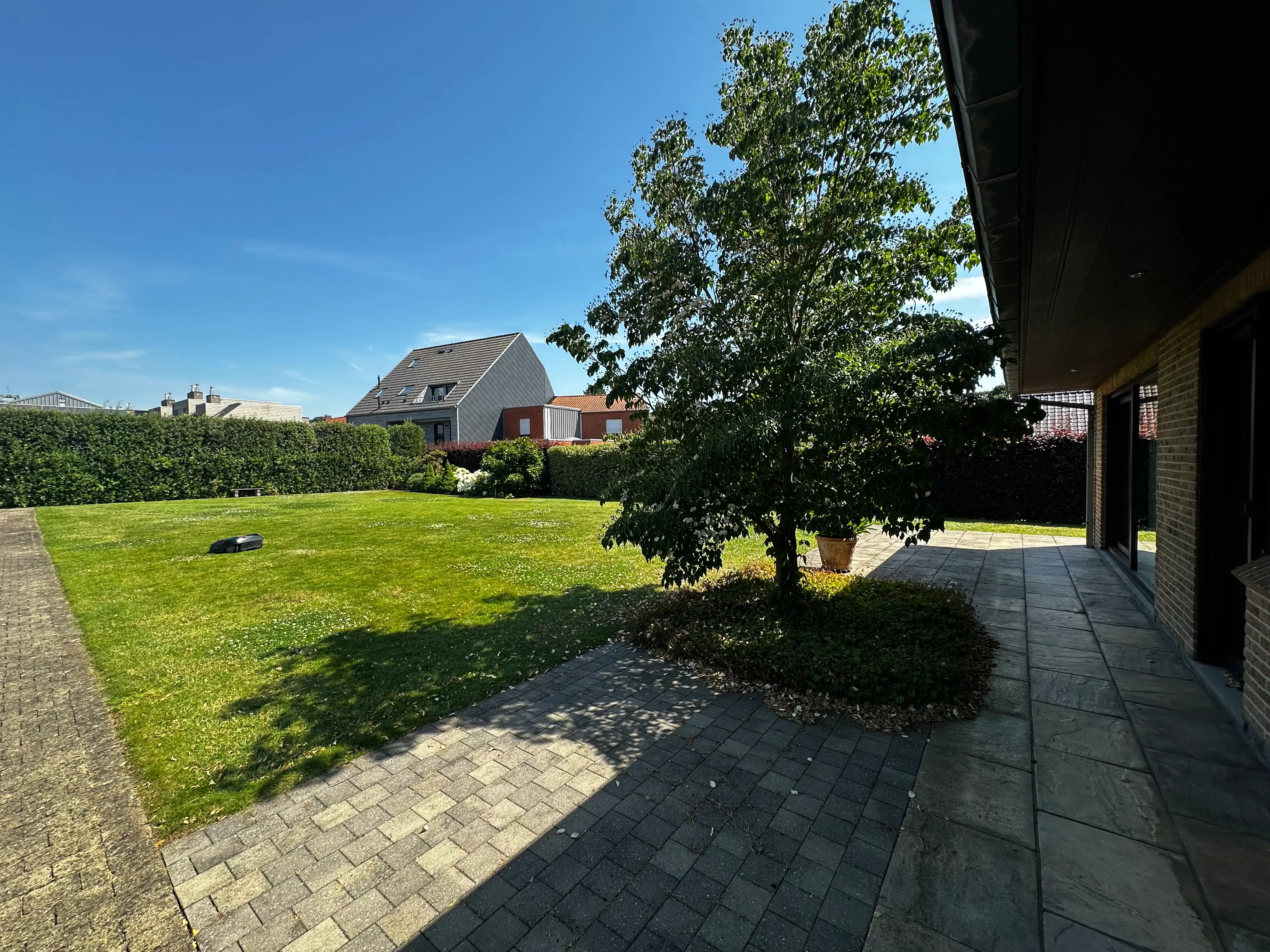 Ruime en lichtrijke woning te huur in het rustige Knesselare foto 20