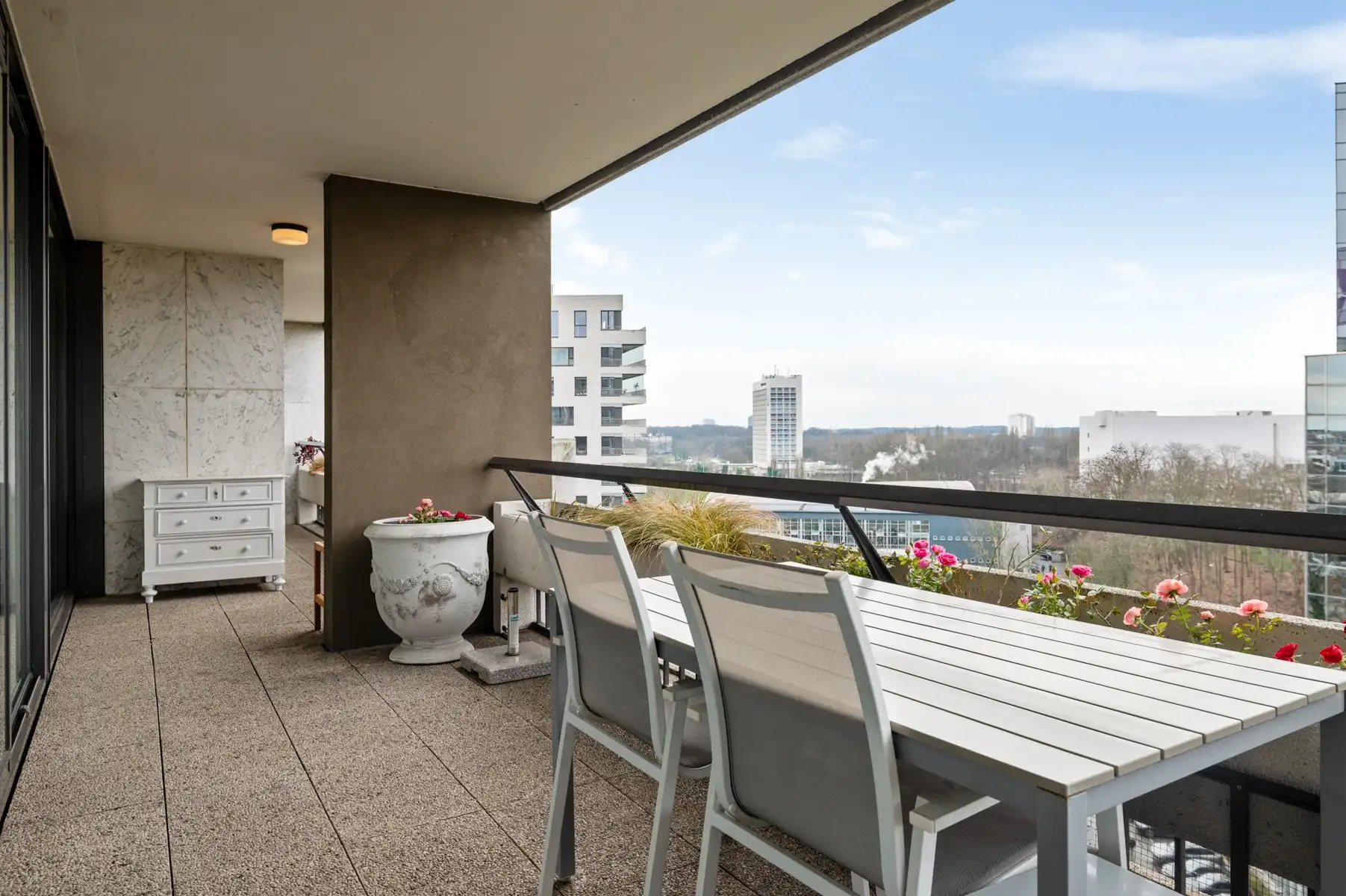 Gezellig, instapklaar appartement 141m² + 26m² terras foto 13