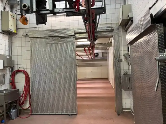 Gelijkvloerse koel- en handelsruimtes met laad- en loskade foto 20