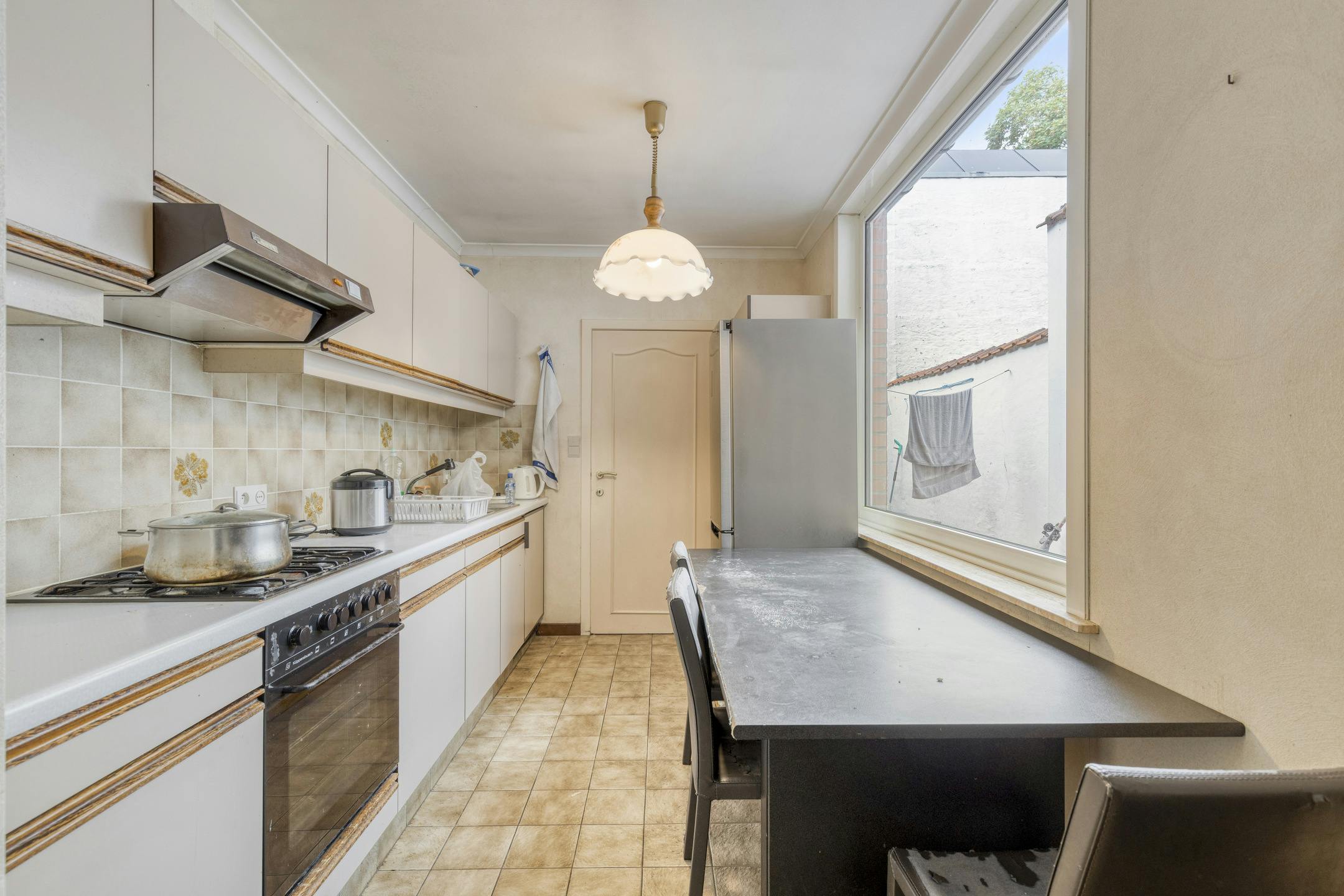 Rijwoning met 3 slaapkamers en terras te koop in centrum Brugge foto 4