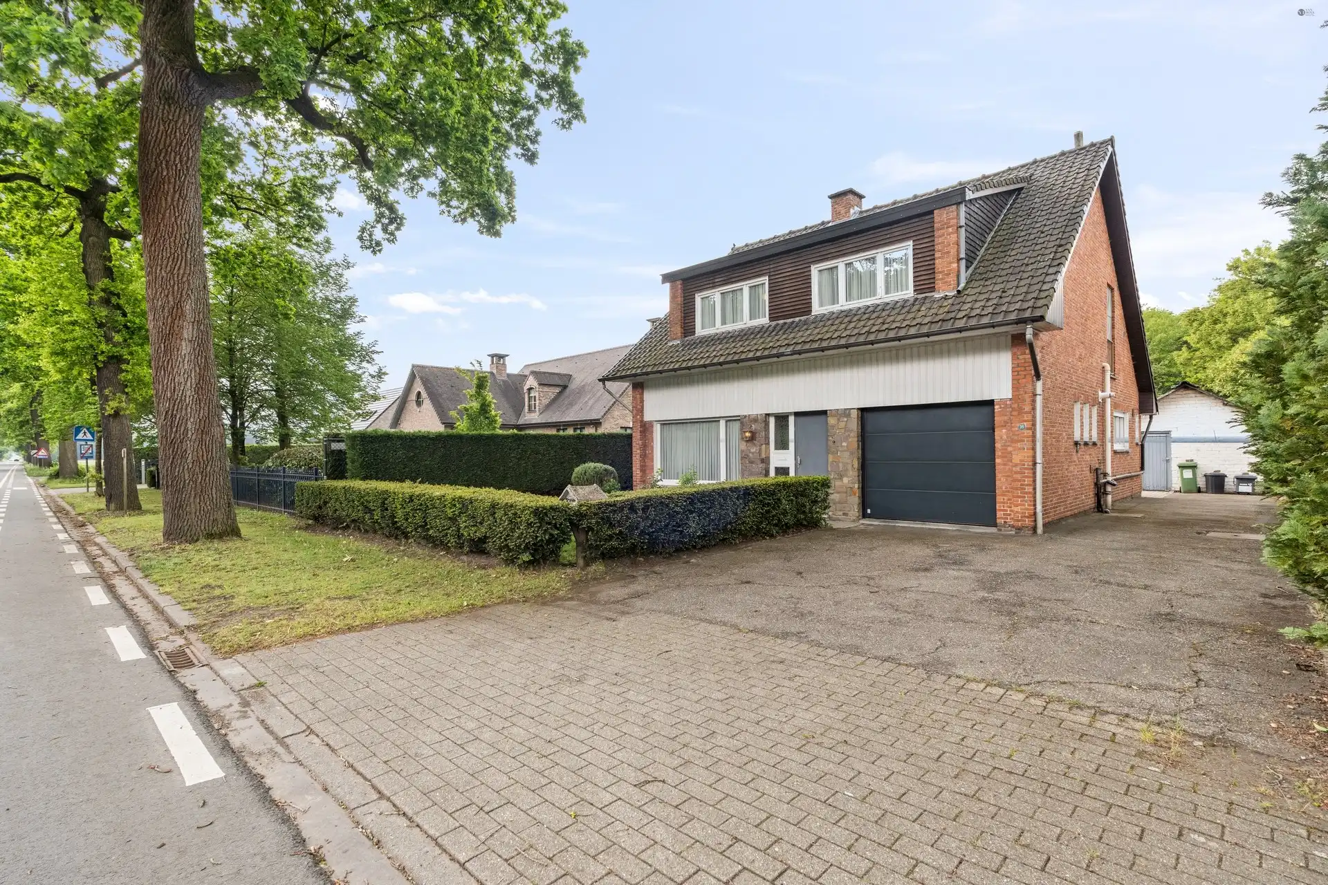 Te renoveren open bebouwing in het groen foto 2