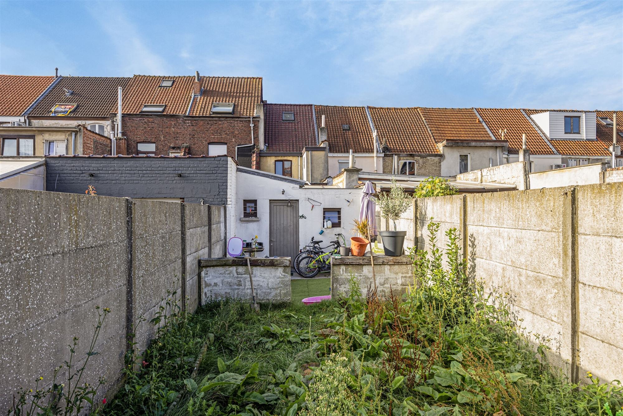 Rijwoning met twee slaapkamers, kelder en tuin foto 13