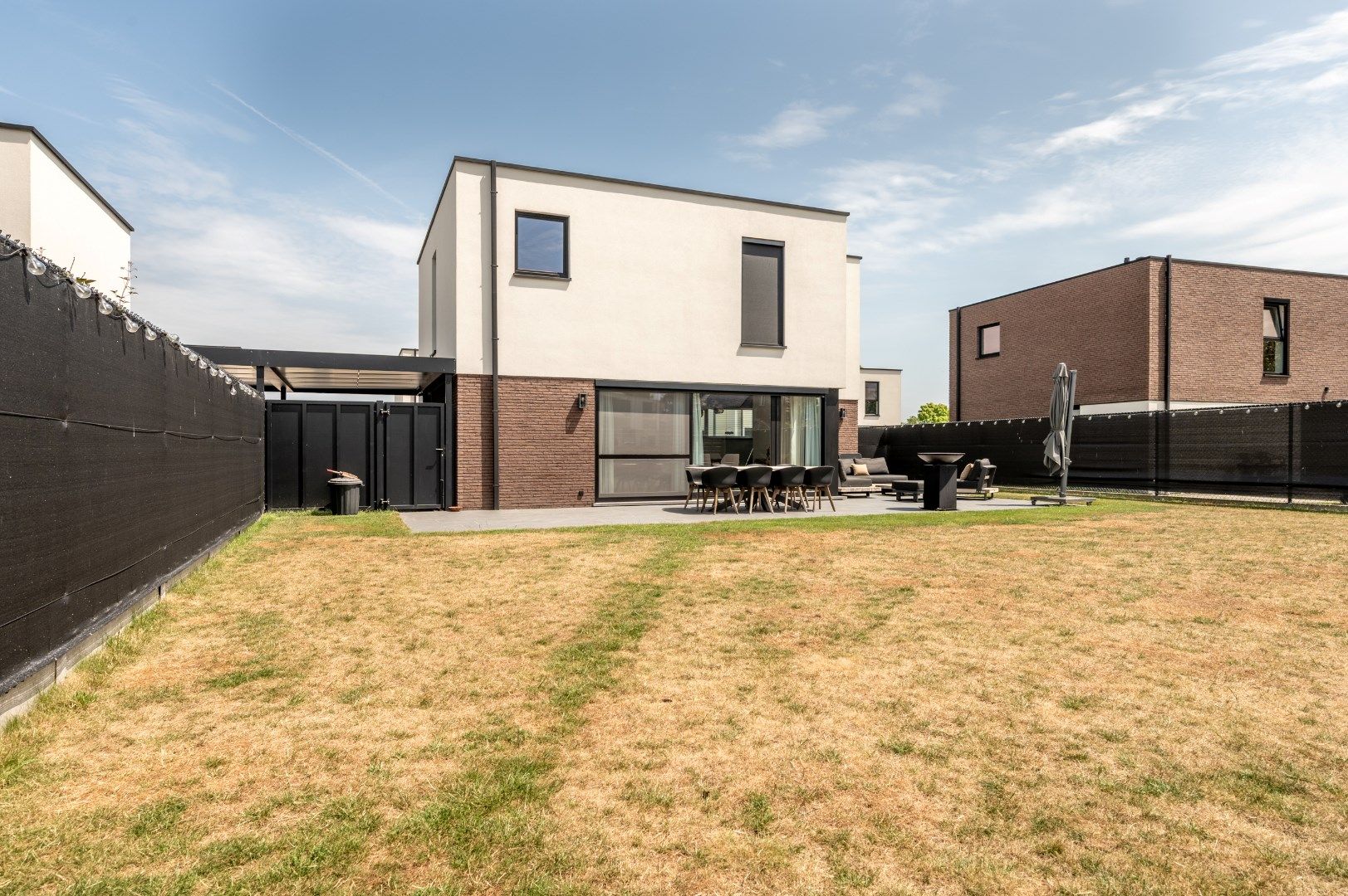 Luxueus afgewerkte alleenstaande woning op 481 m² foto 22