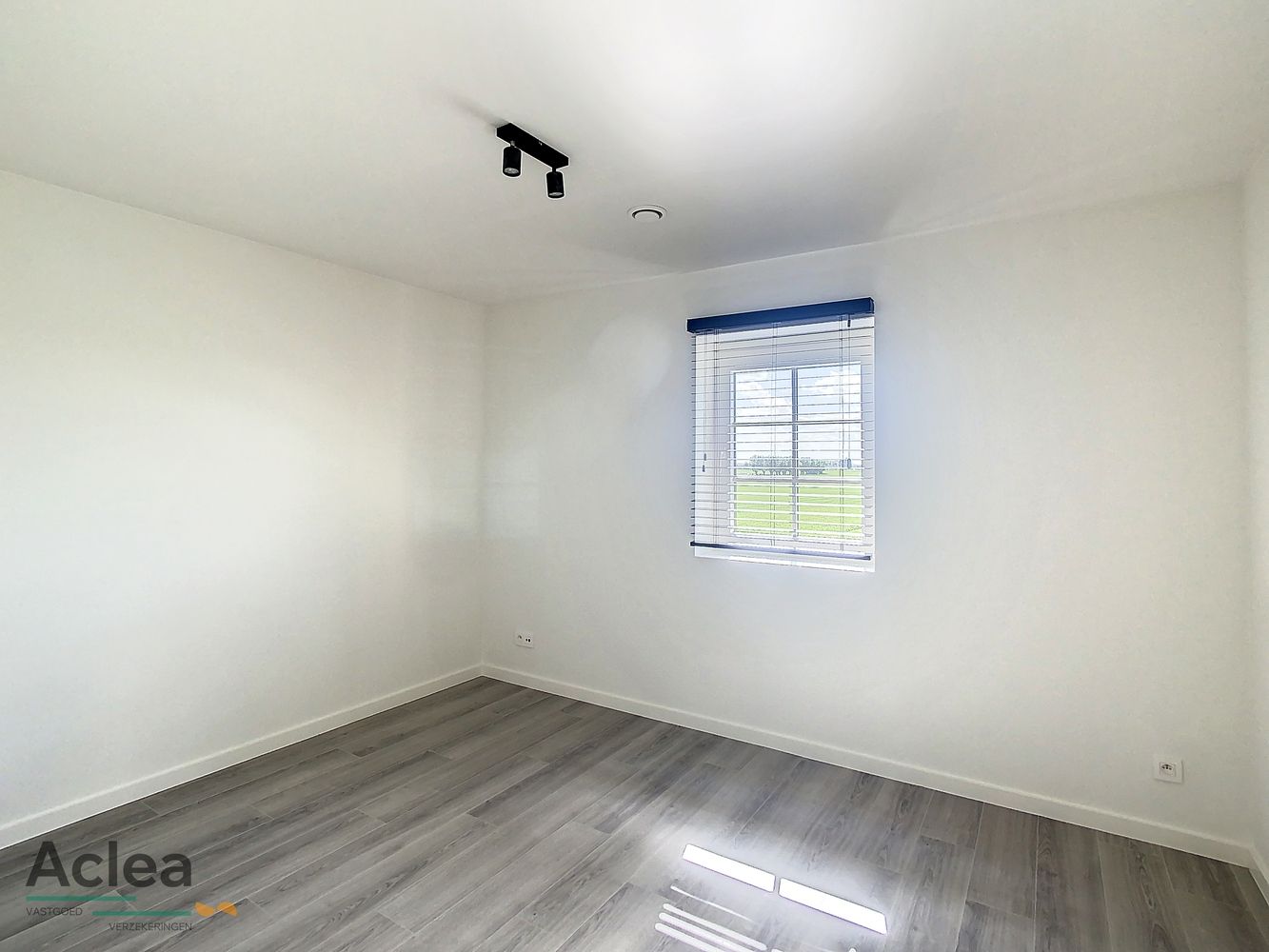 Prachtige recente koppelwoning met 5 slpks foto 20