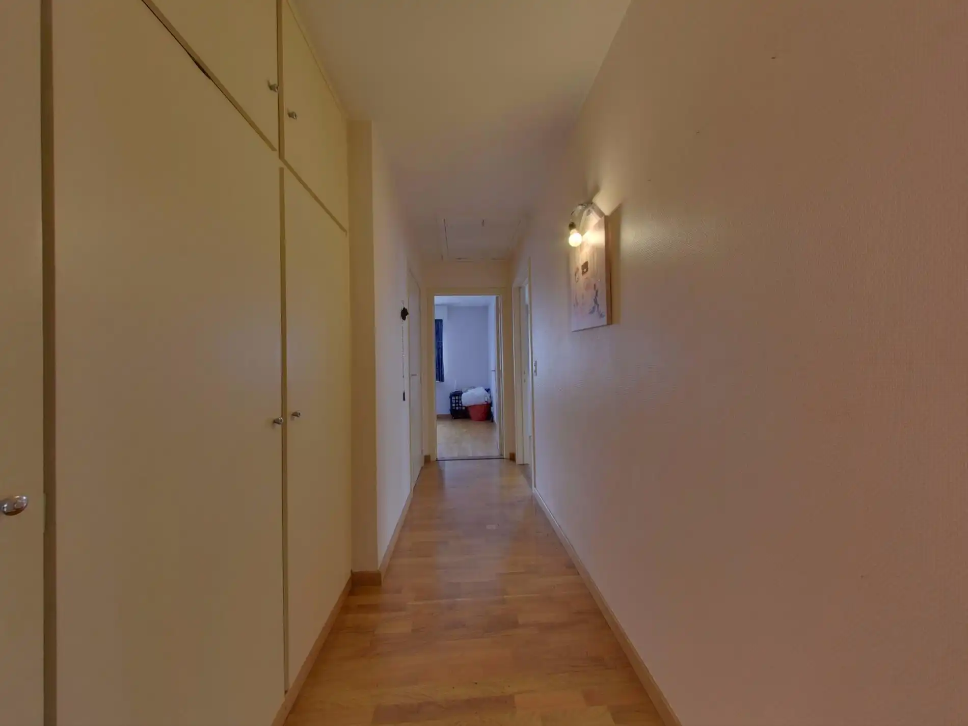 Karaktervolle hoekwoning met 5 slaapkamers en polyvalente handelsruimte foto 9