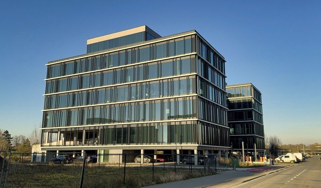 Full-service kantoren in prestigieus kantoorgebouw Pulse aan The Loop  foto {{pictureIndex}}