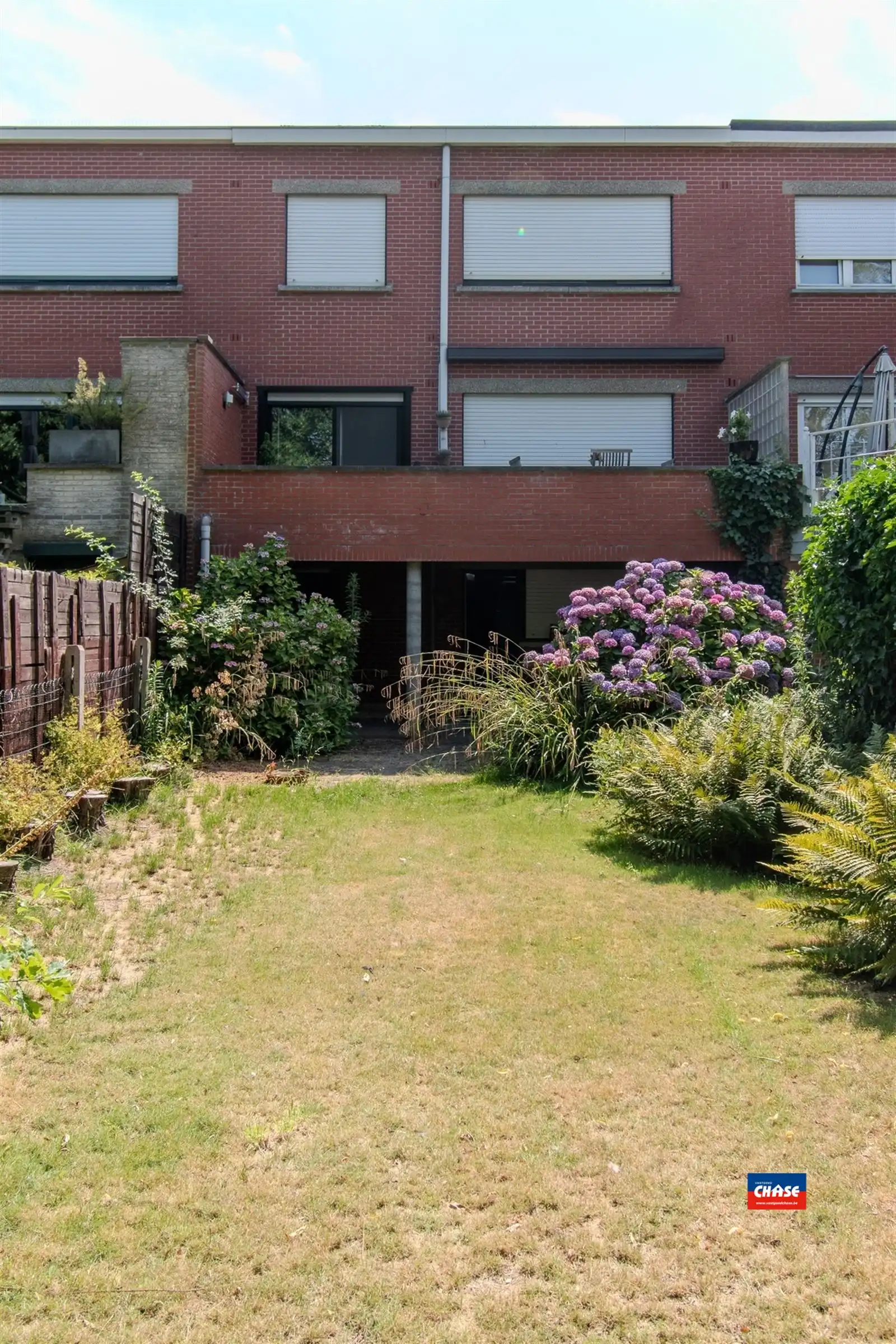Rustig gelegen Bel-étage met drie slaapkamers, oprit, garage en een grote tuin  foto 6