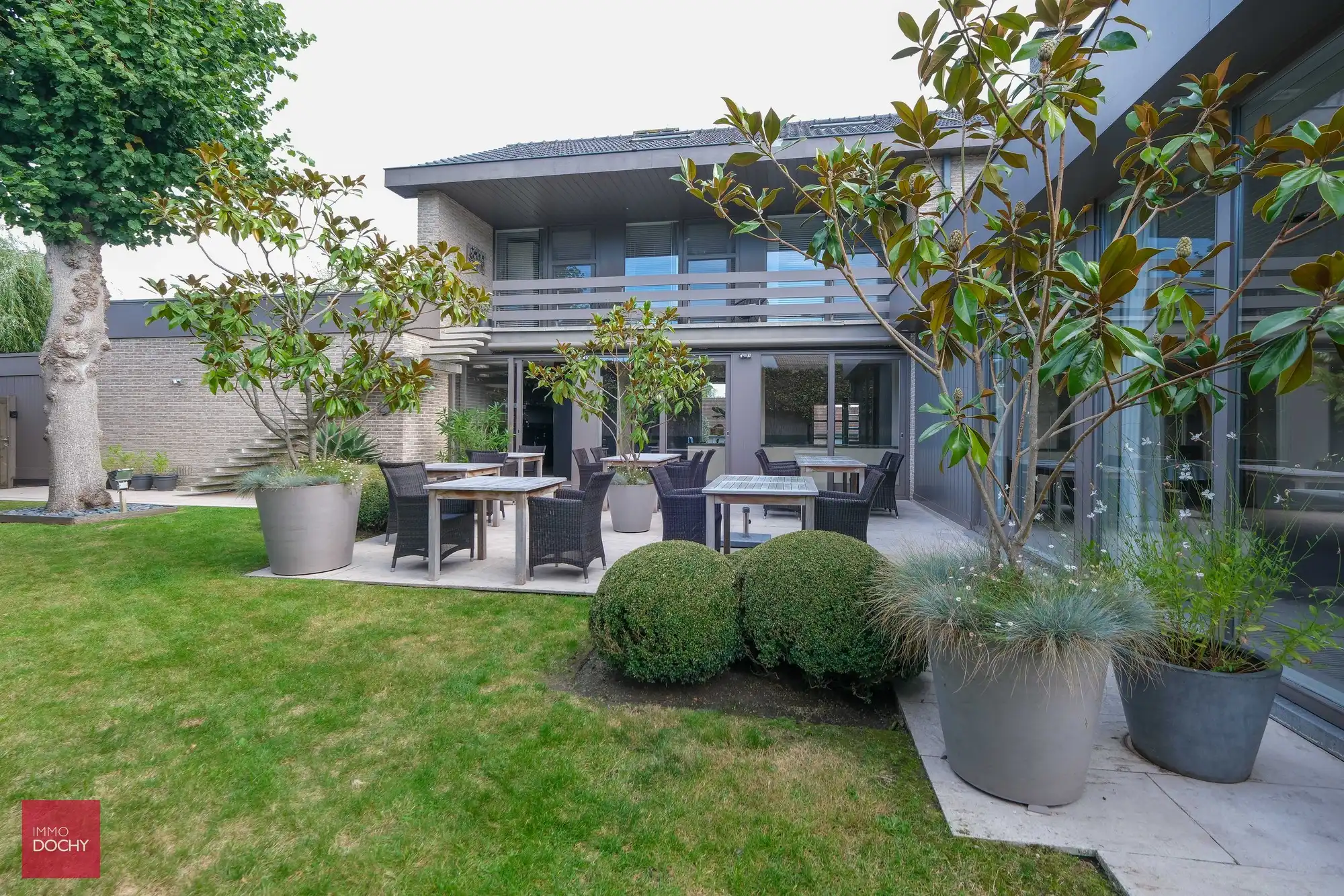 Commercieel gelegen handelspand / bureelgebouw /horecazaak te Izegem foto 15